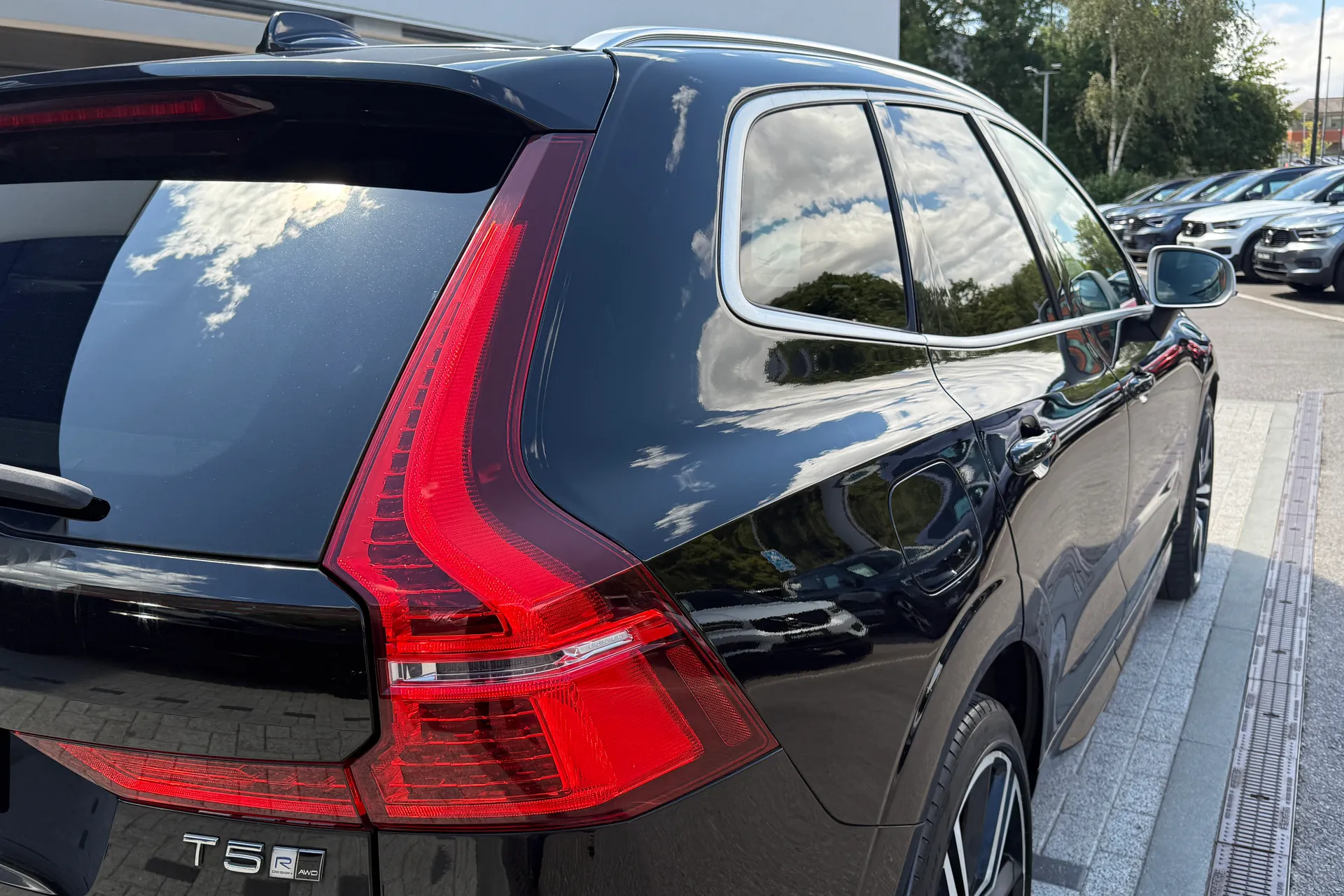 Volvo XC60 thumbnail image number 17