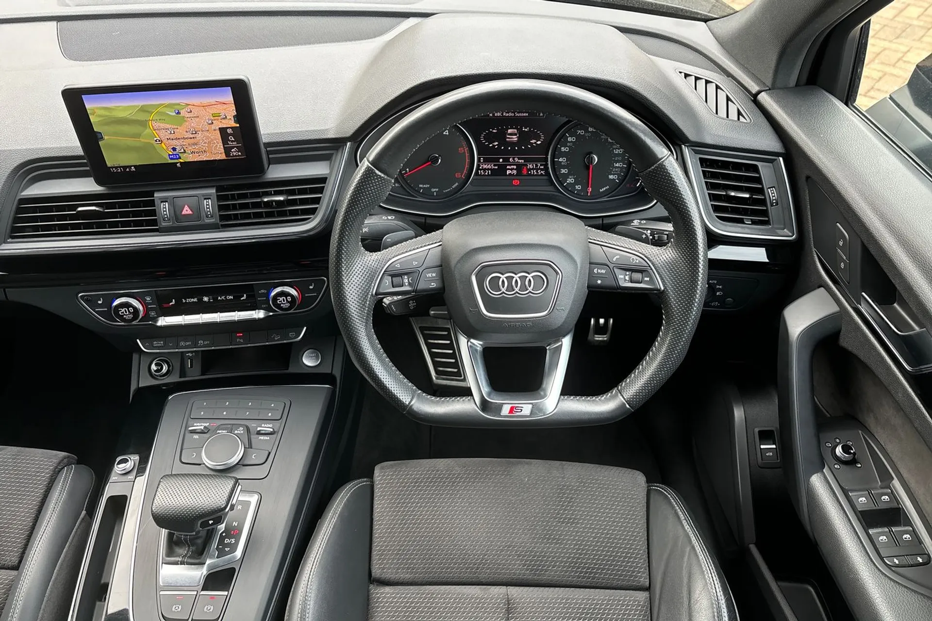 Audi Q5 thumbnail image number 35