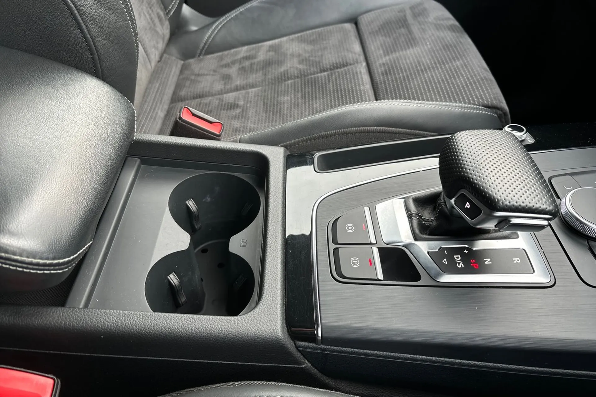 Audi Q5 thumbnail image number 43