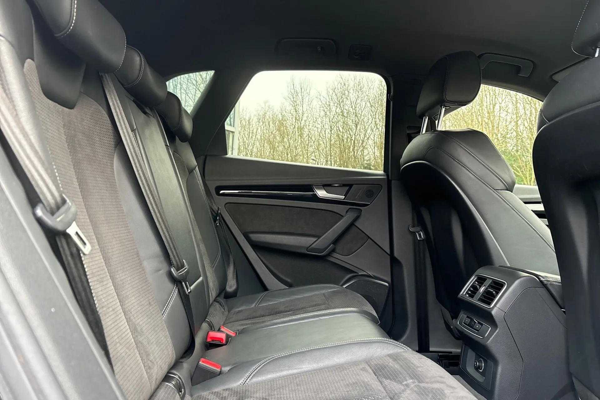 Audi Q5 thumbnail image number 22