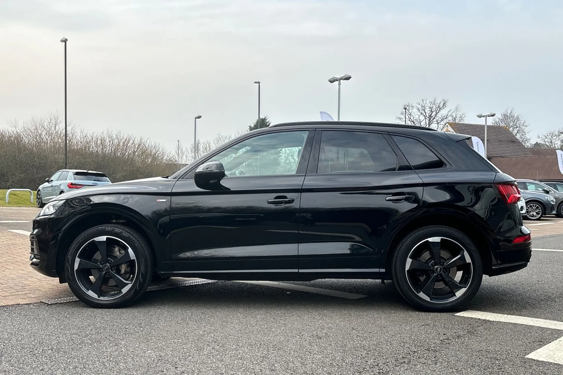 Audi Q5 thumbnail image number 10
