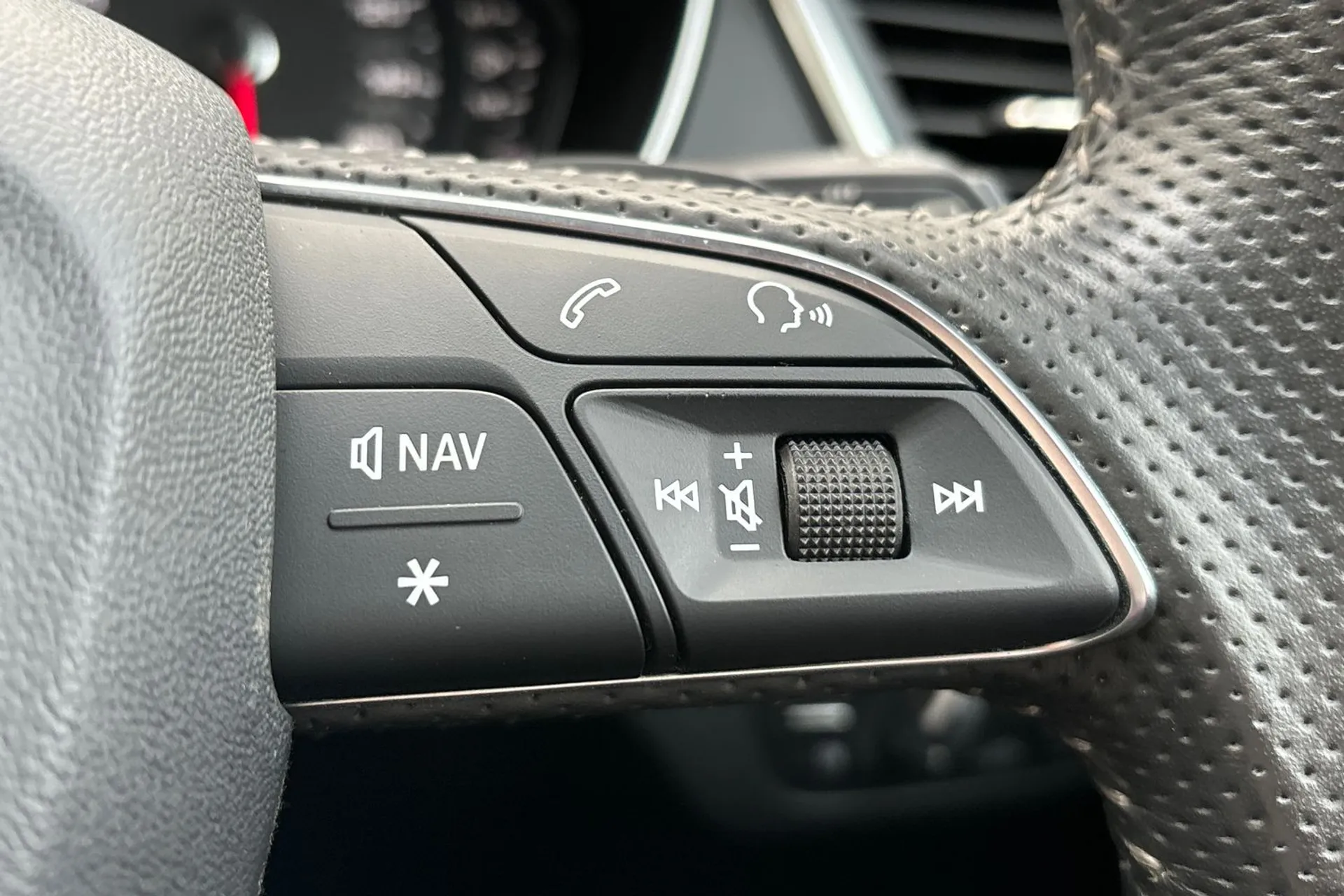 Audi Q5 thumbnail image number 38