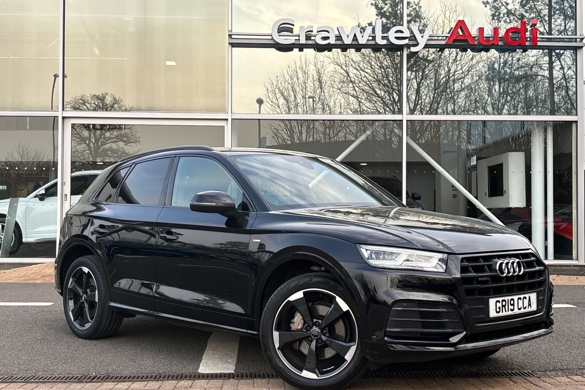 Audi Q5 focused image