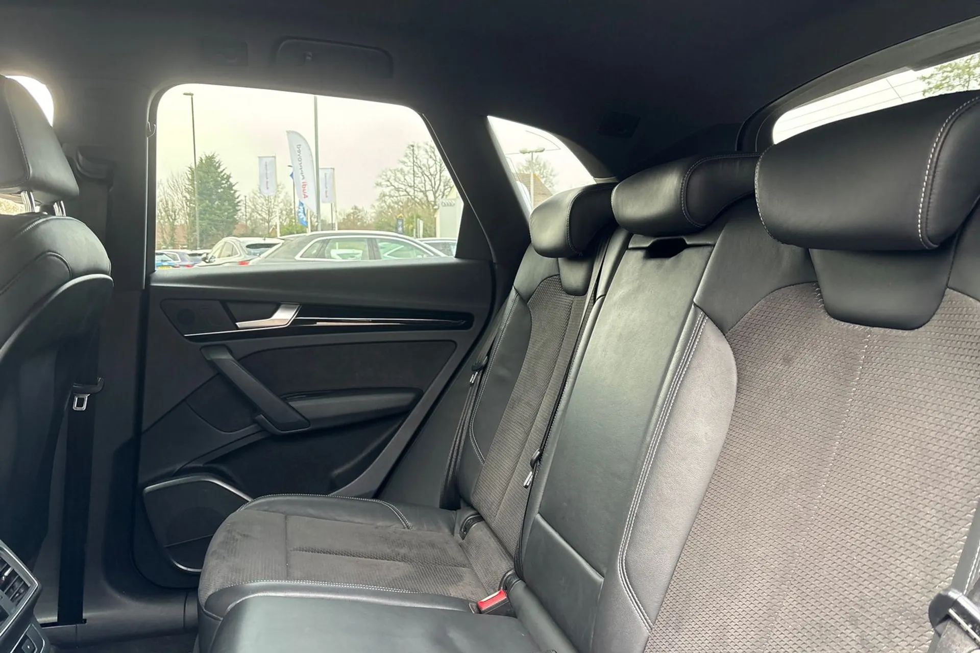 Audi Q5 thumbnail image number 30