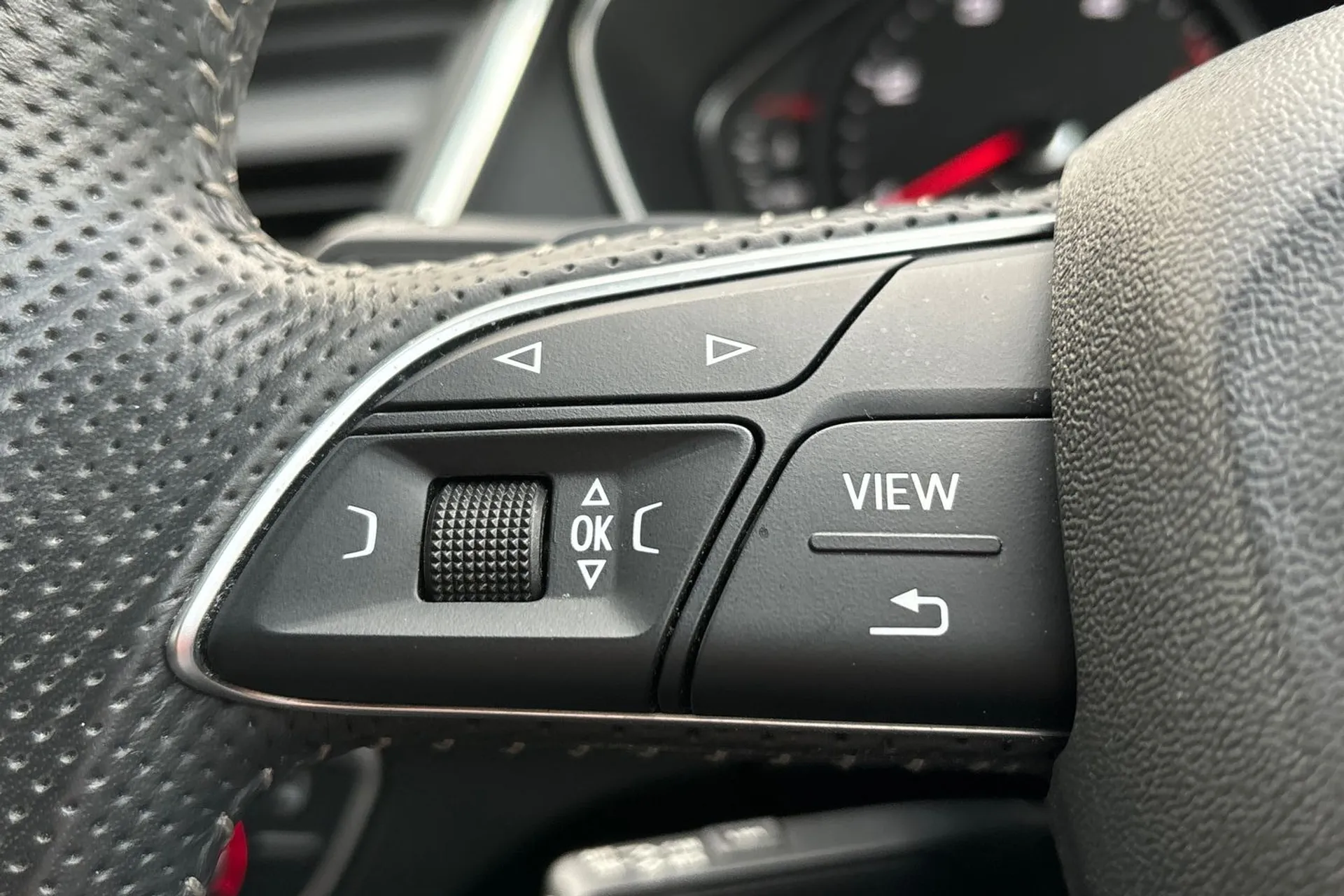 Audi Q5 thumbnail image number 37