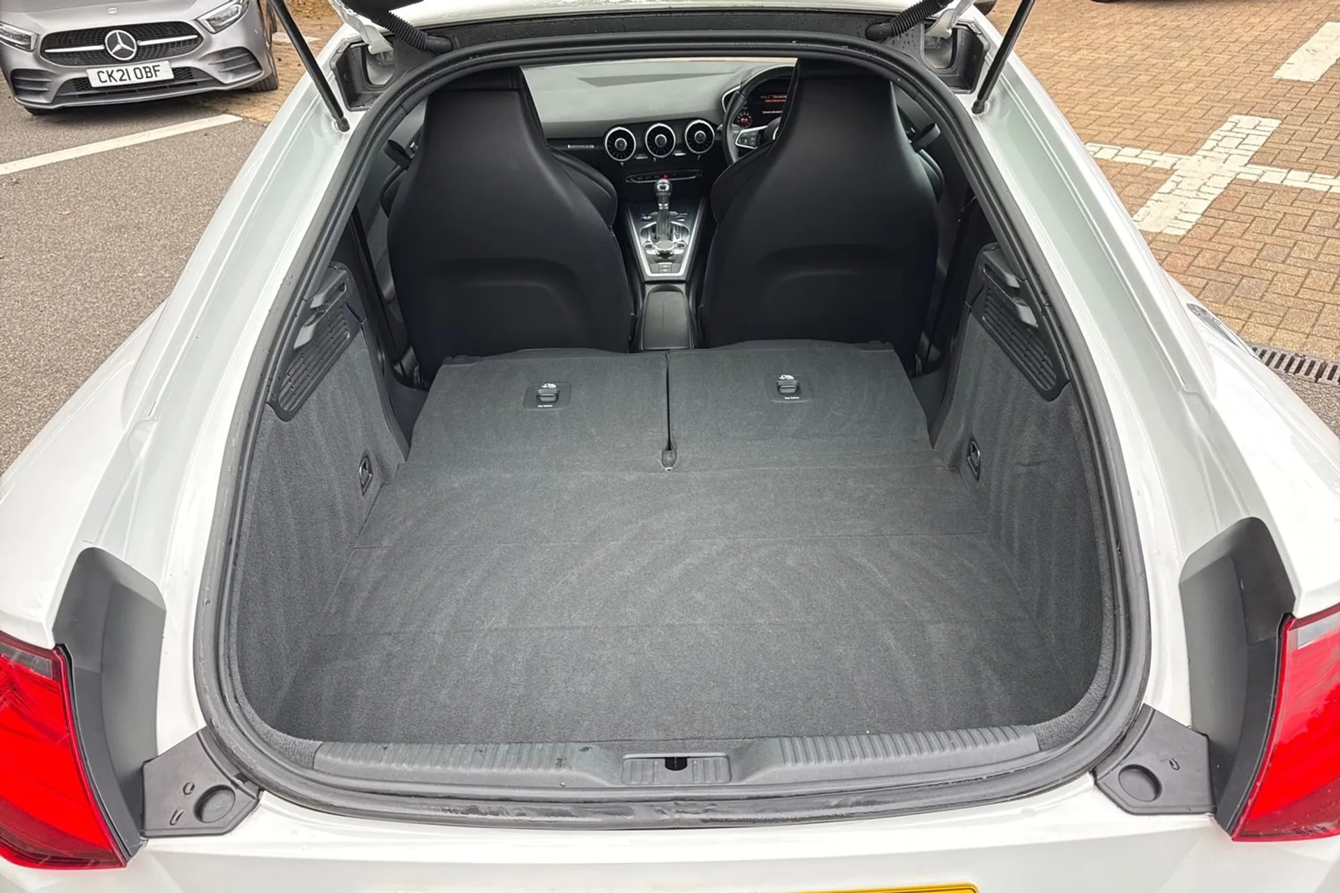 Audi TT thumbnail image number 31