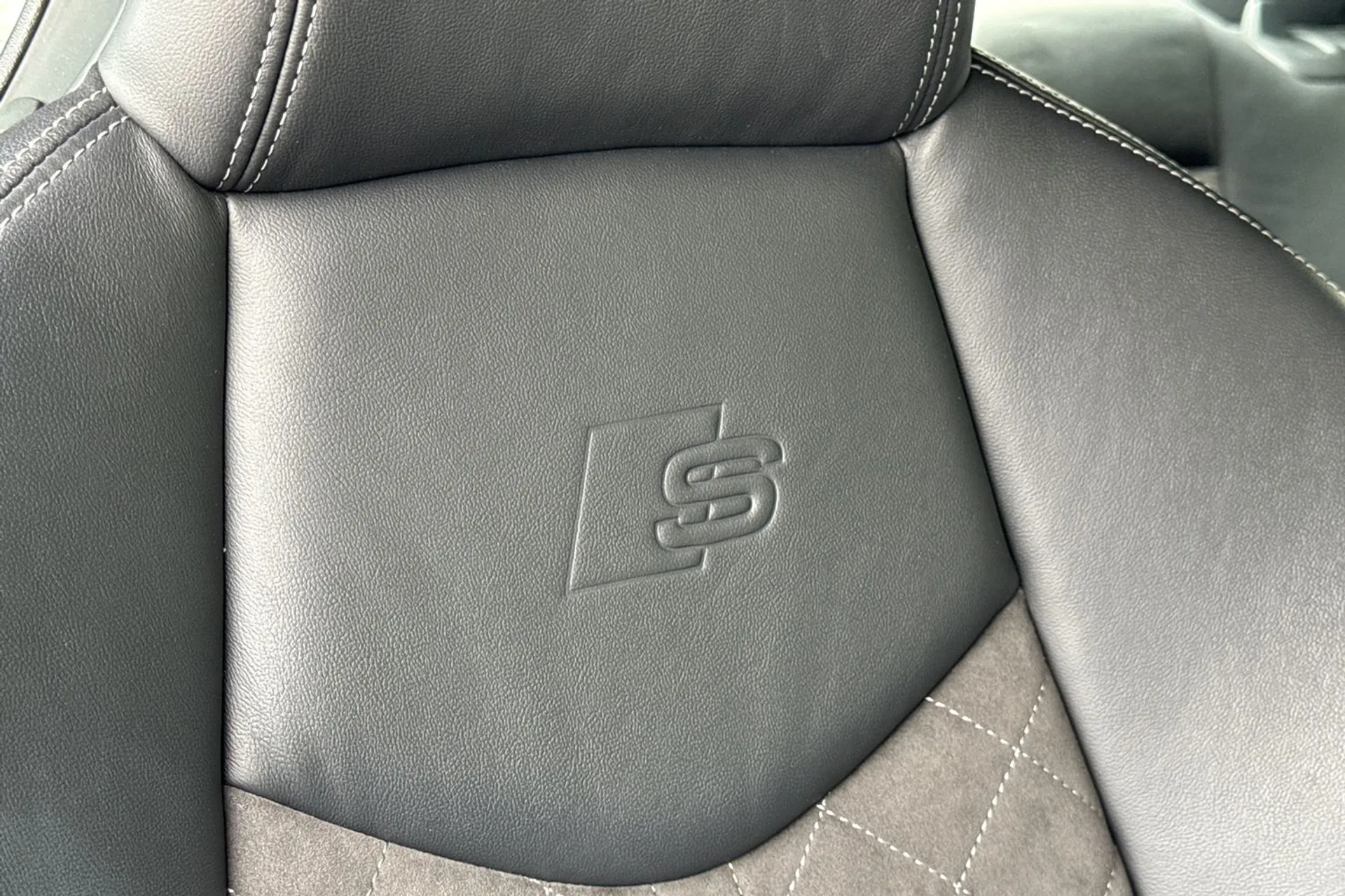 Audi TT thumbnail image number 55