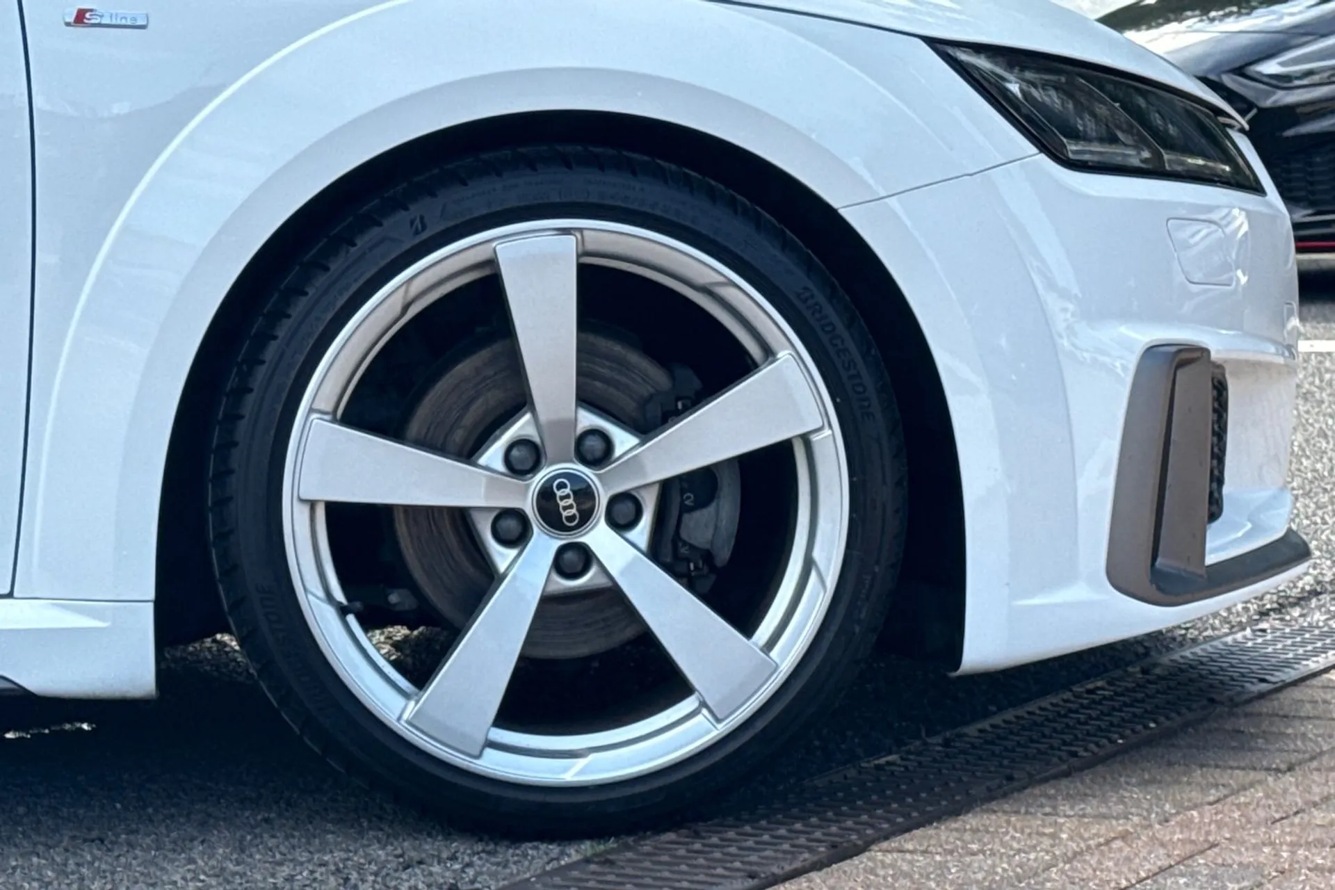 Audi TT thumbnail image number 20