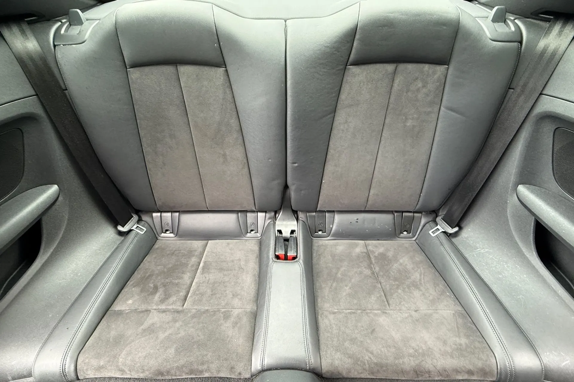 Audi TT thumbnail image number 22