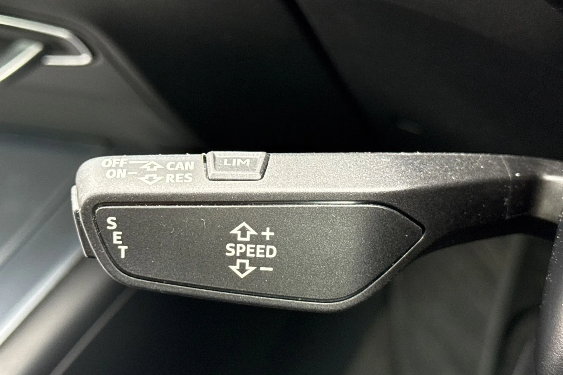 Audi TT thumbnail image number 58