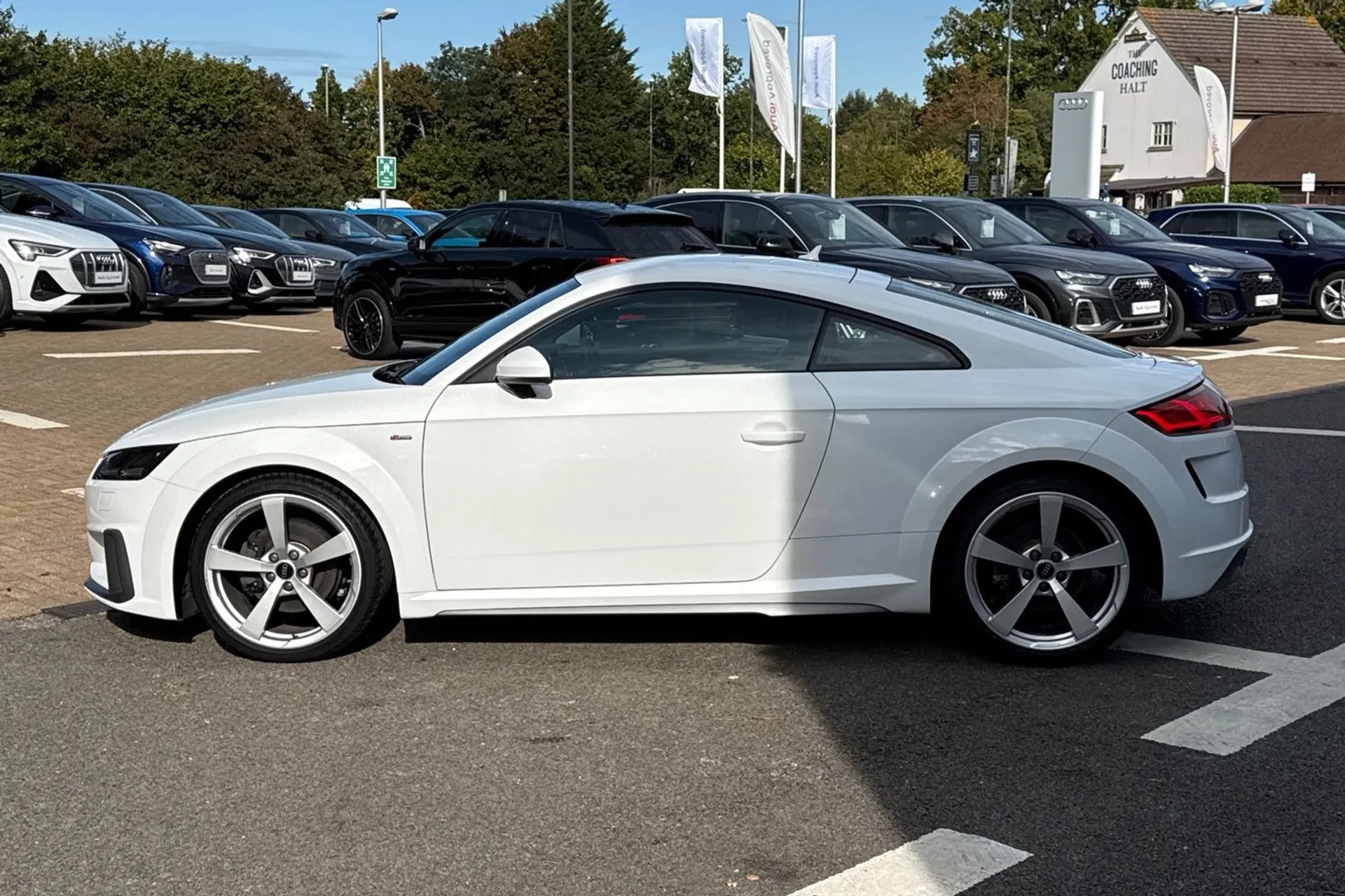 Audi TT thumbnail image number 11