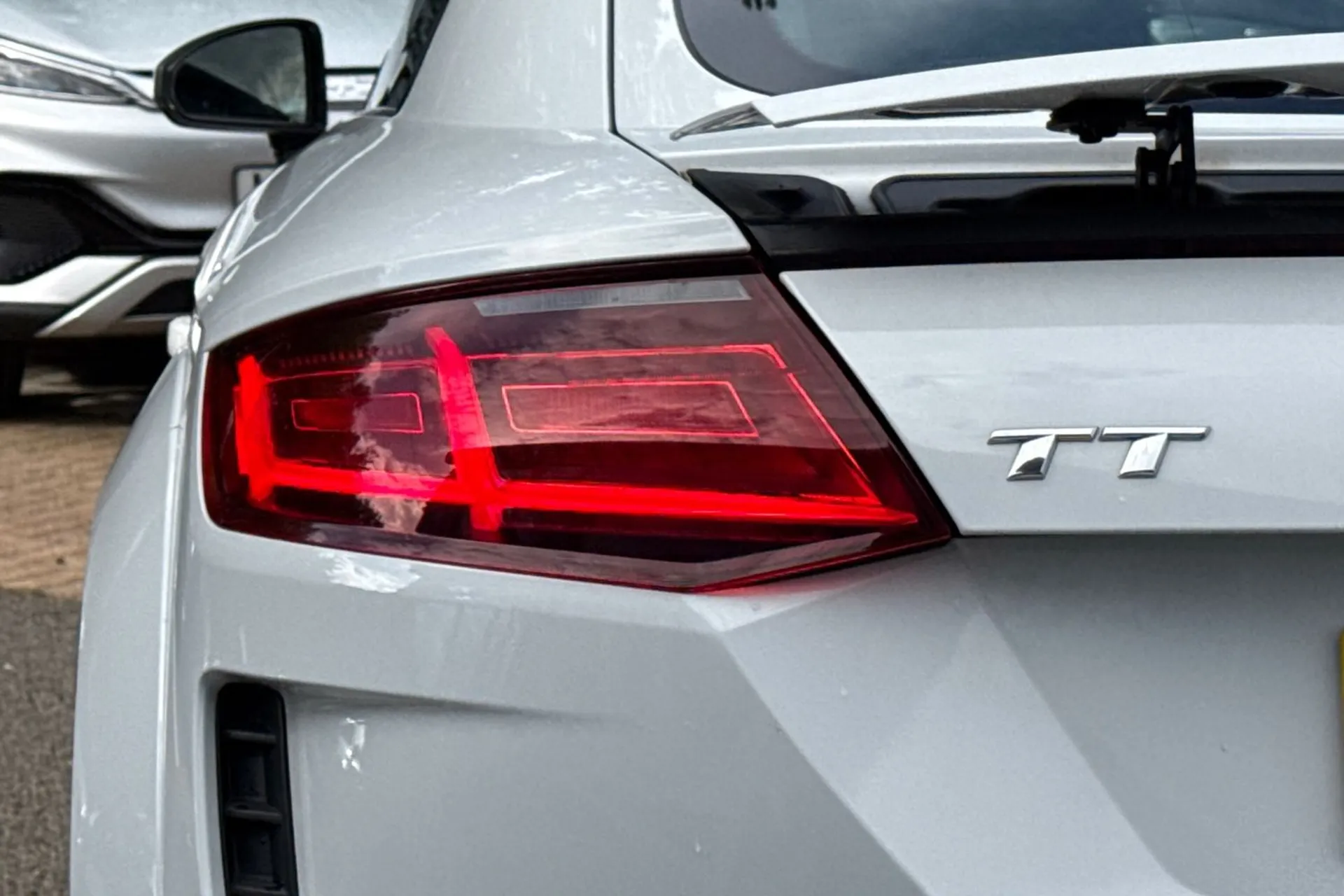 Audi TT thumbnail image number 40