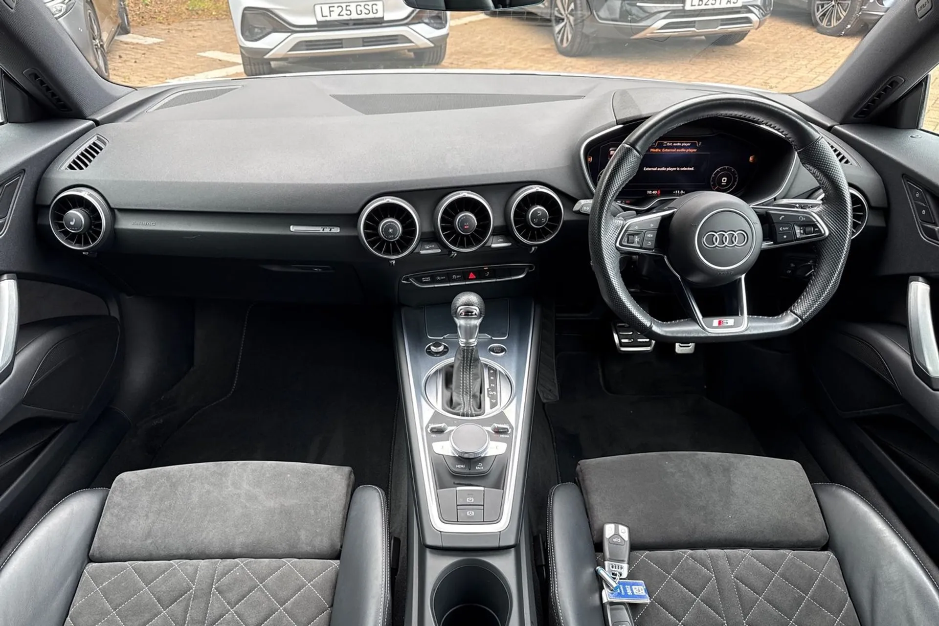 Audi TT thumbnail image number 3