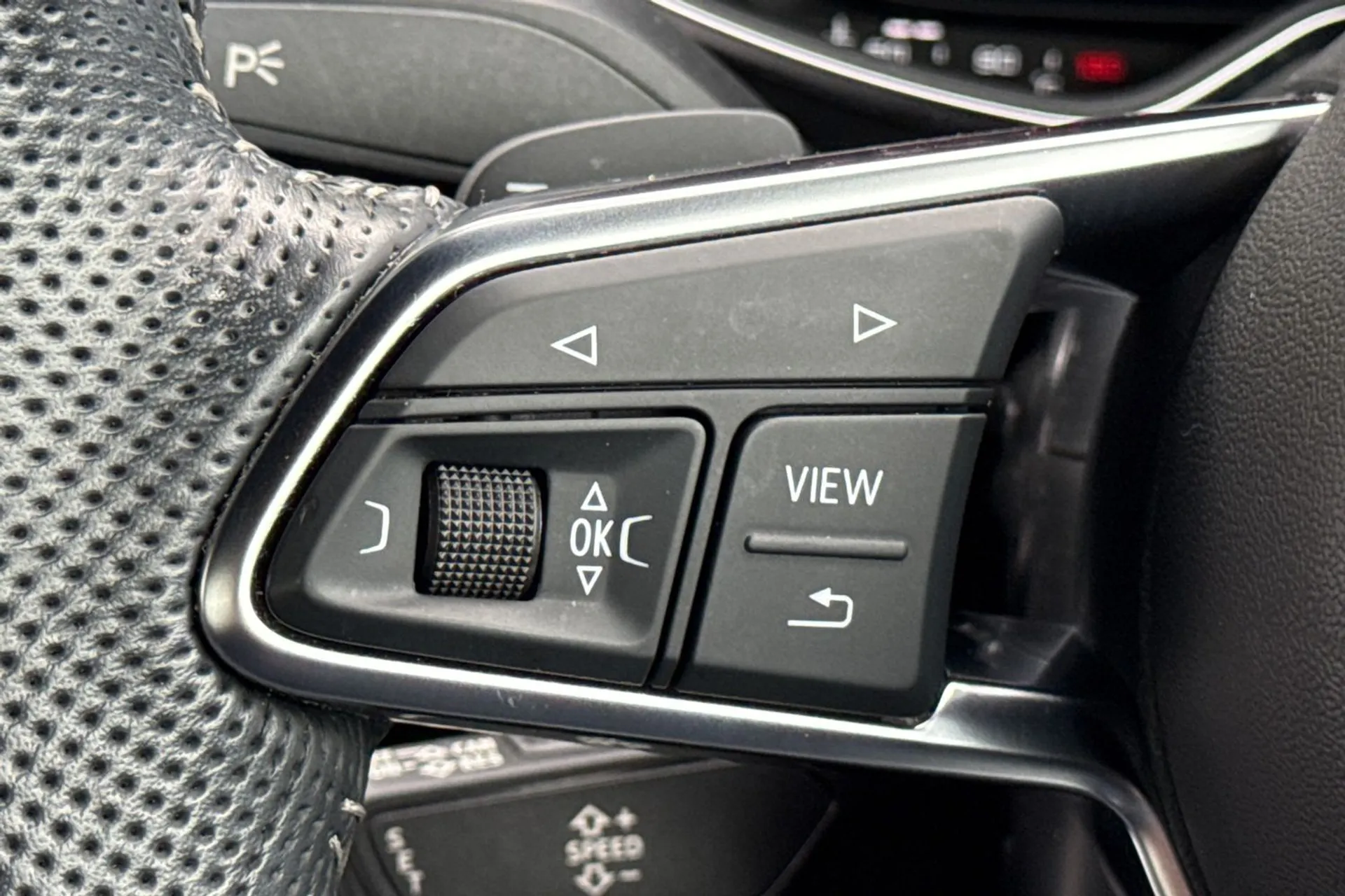 Audi TT thumbnail image number 42