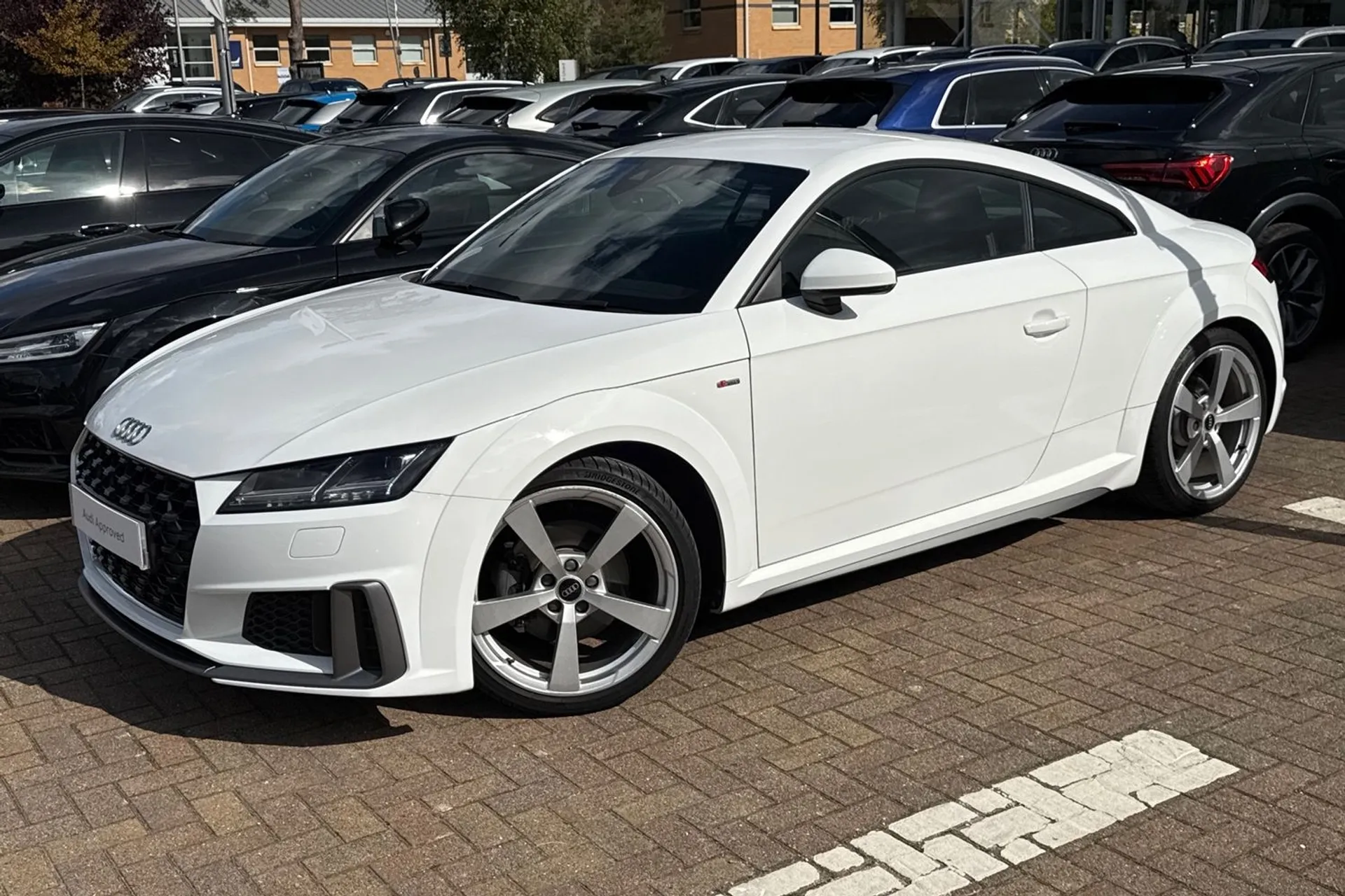 Audi TT thumbnail image number 12