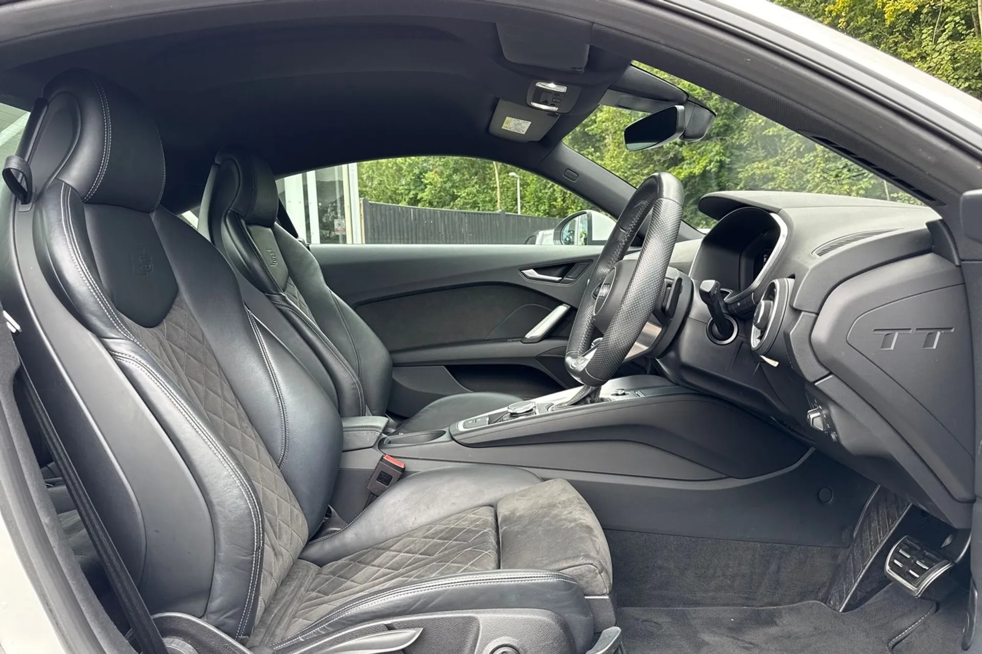 Audi TT thumbnail image number 17