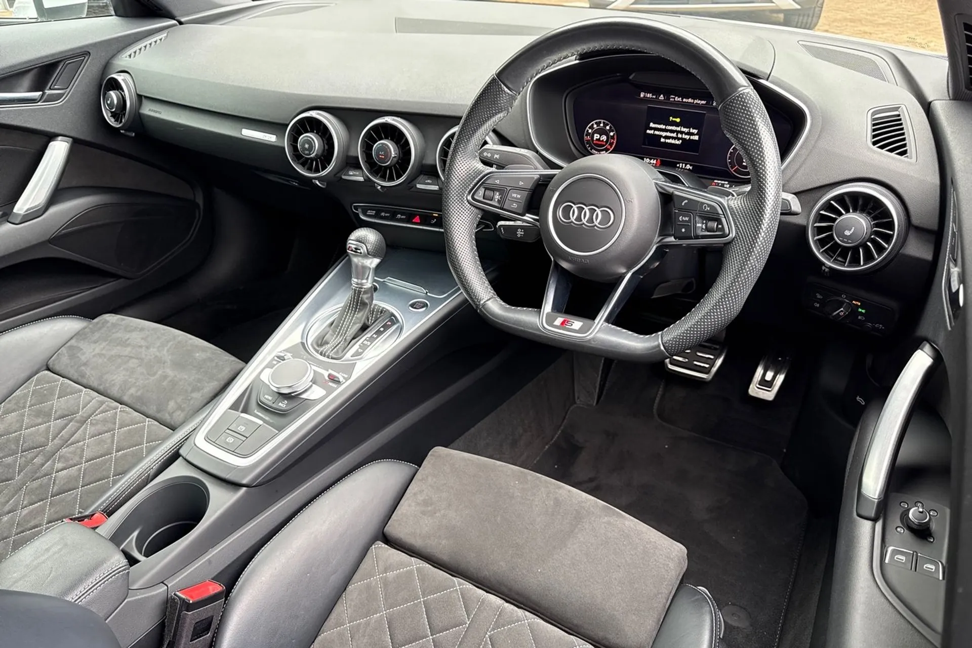 Audi TT thumbnail image number 18