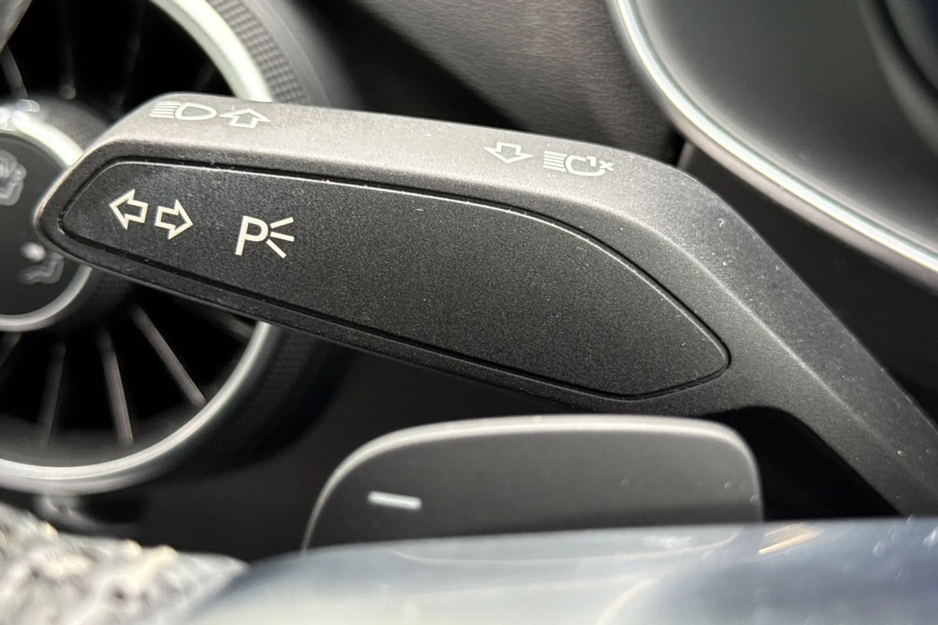 Audi TT thumbnail image number 59