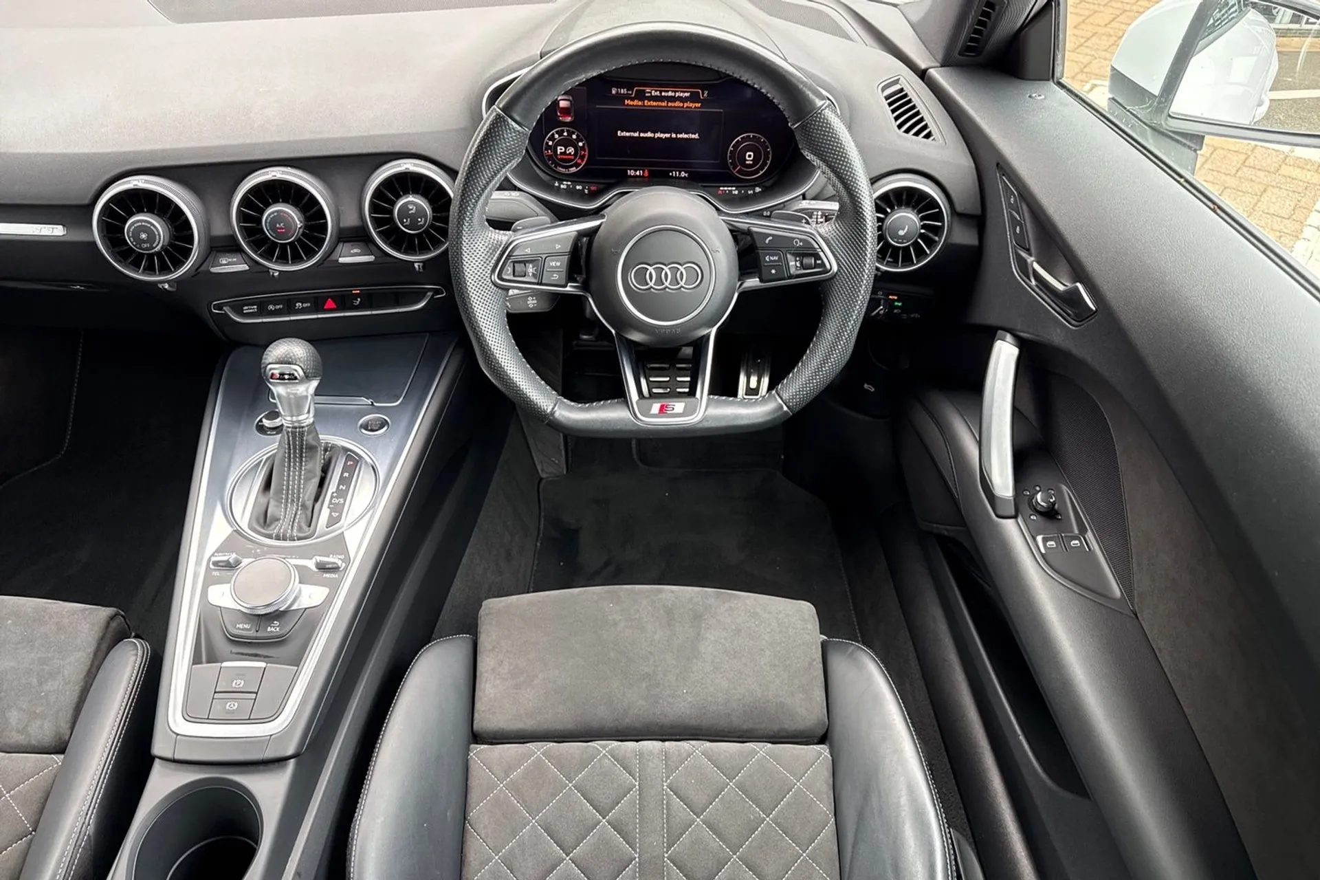 Audi TT thumbnail image number 37