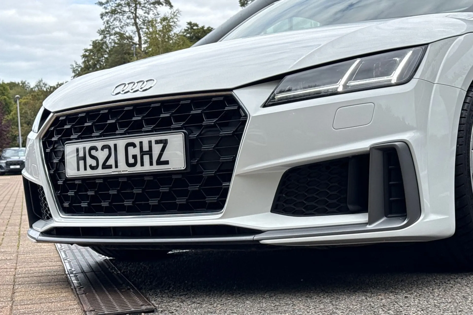 Audi TT thumbnail image number 32