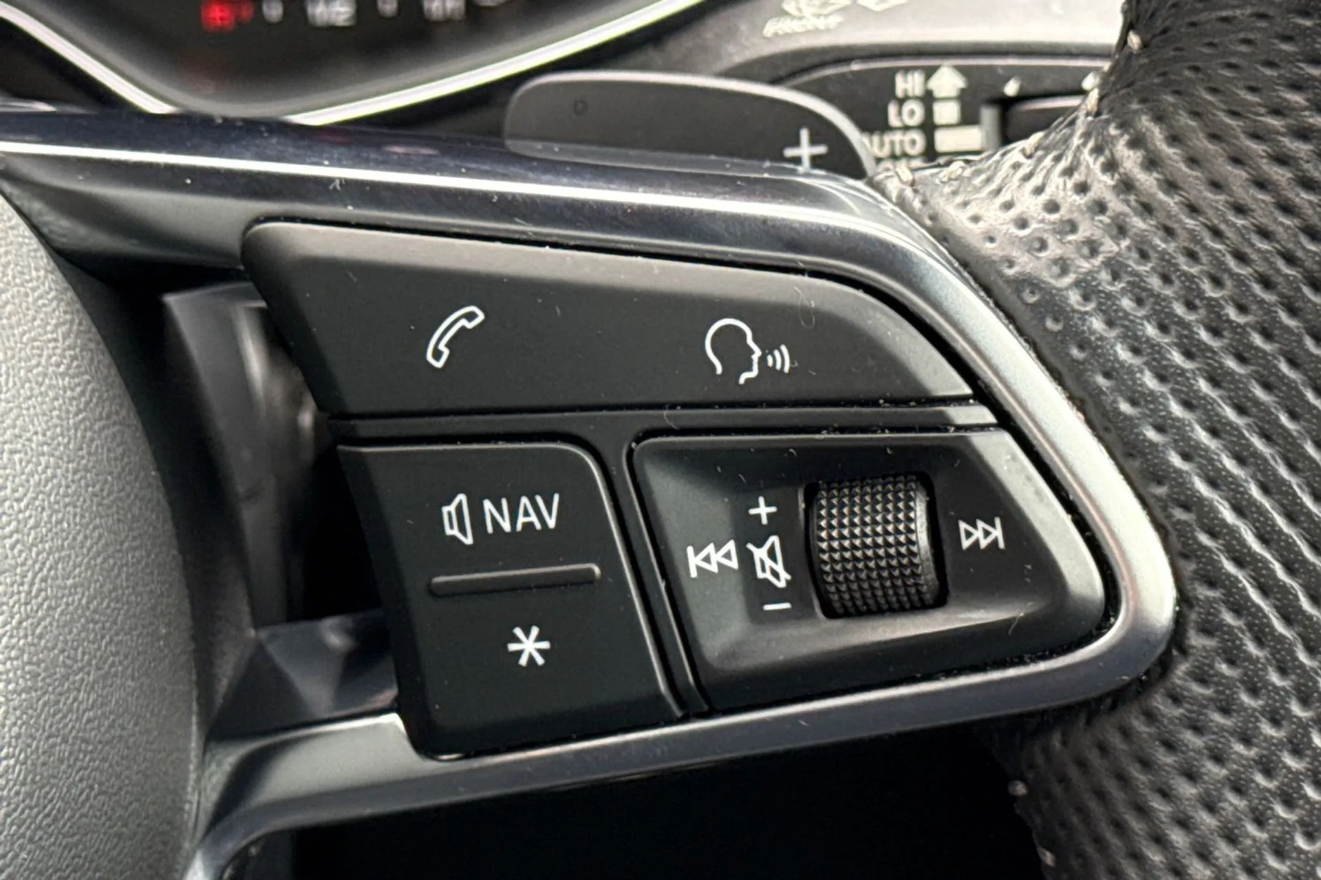 Audi TT thumbnail image number 43