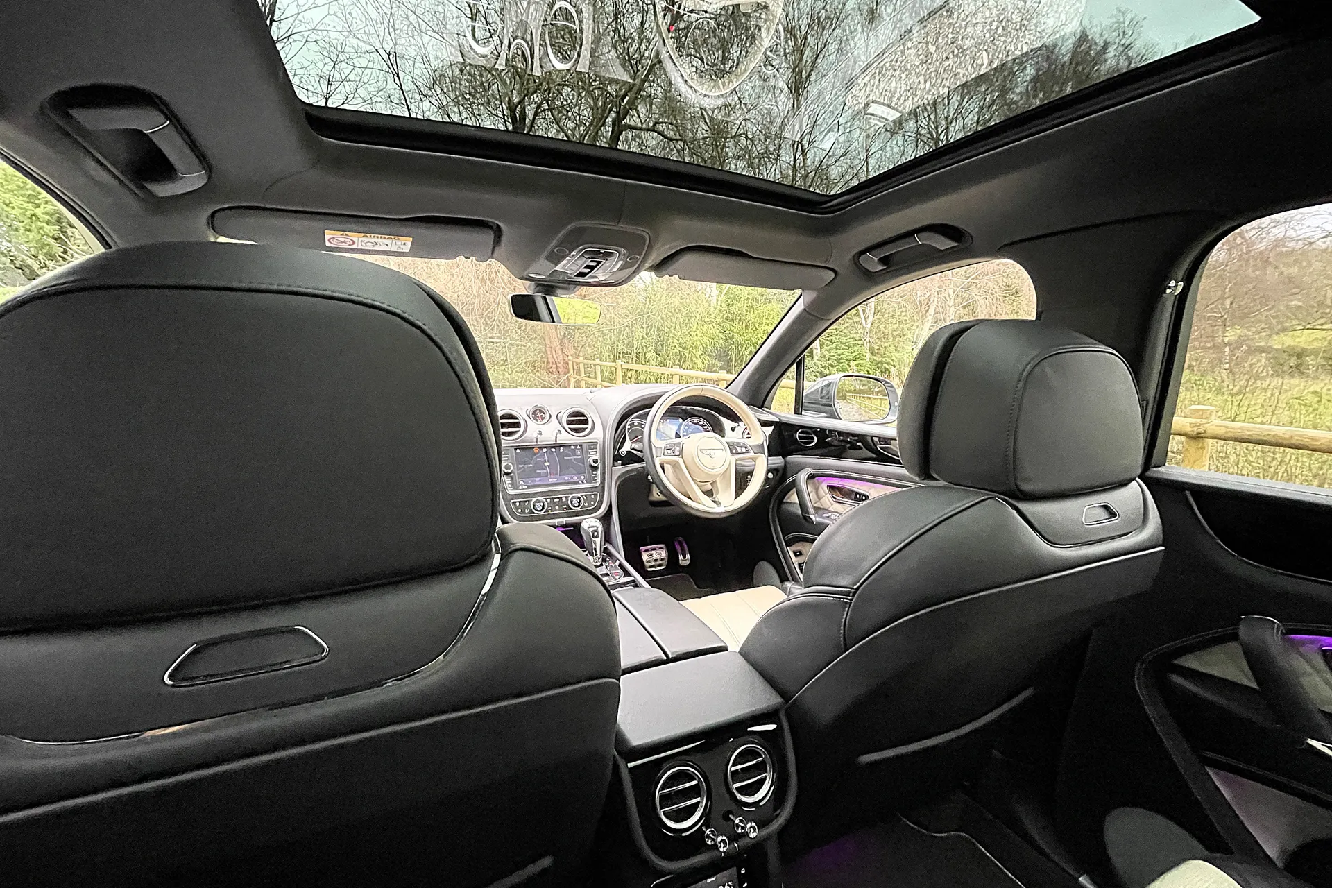 Bentley BENTAYGA thumbnail image number 27