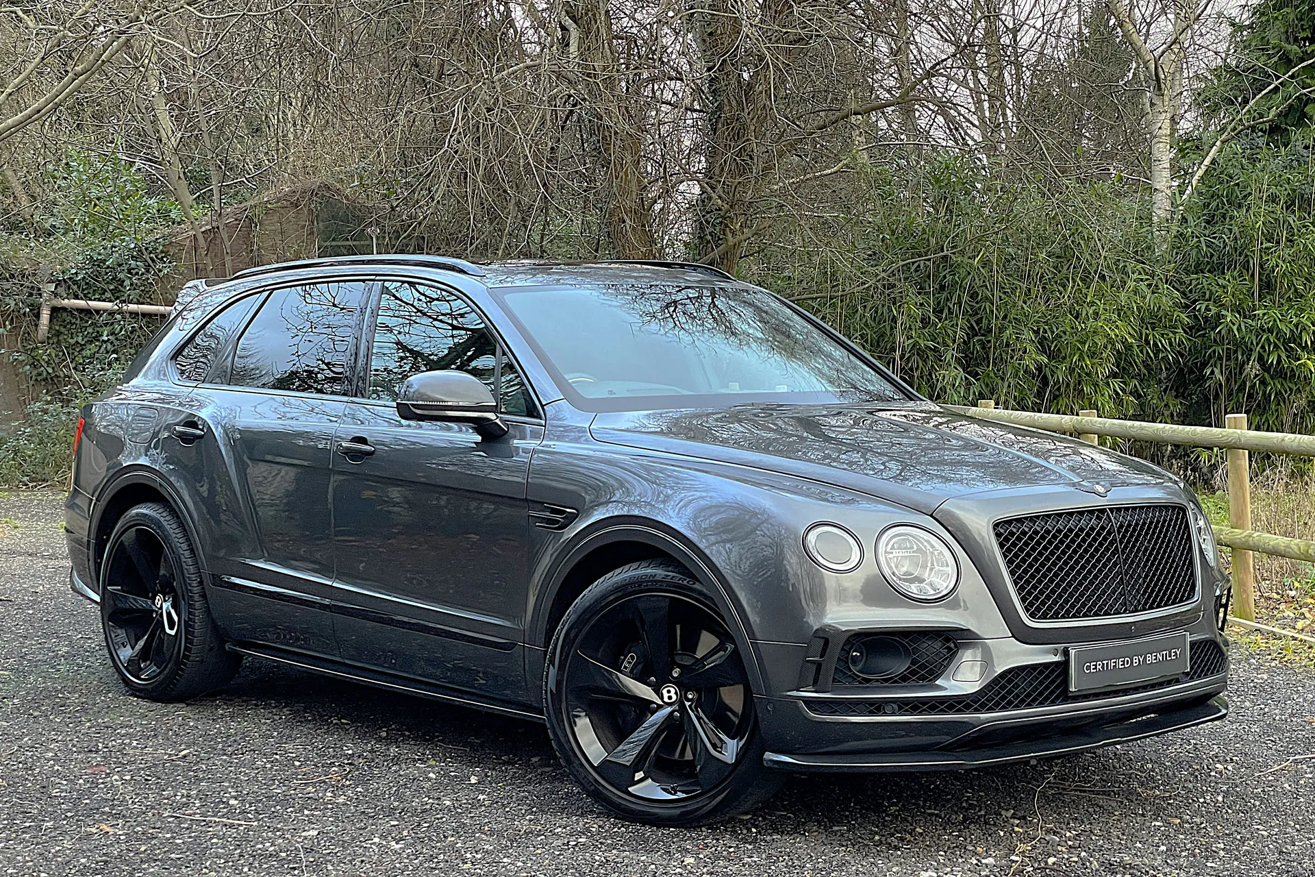 Bentley BENTAYGA focused image