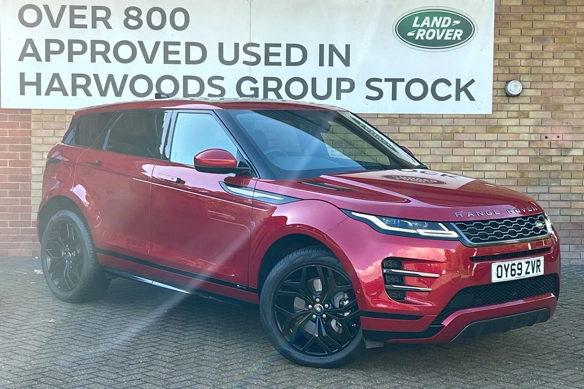 LAND ROVER RANGE ROVER EVOQUE focused image