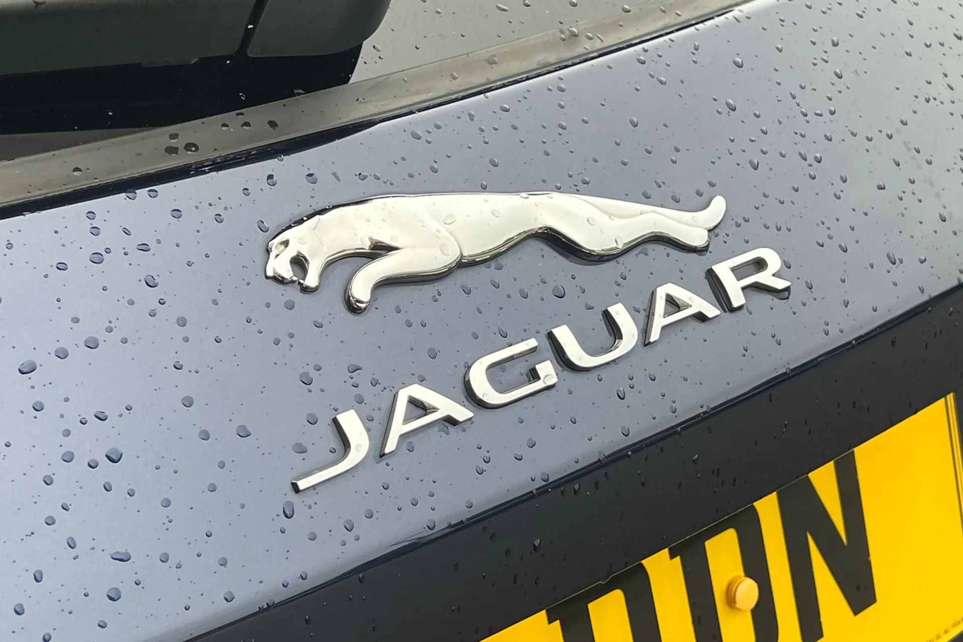 Jaguar F-PACE thumbnail image number 56