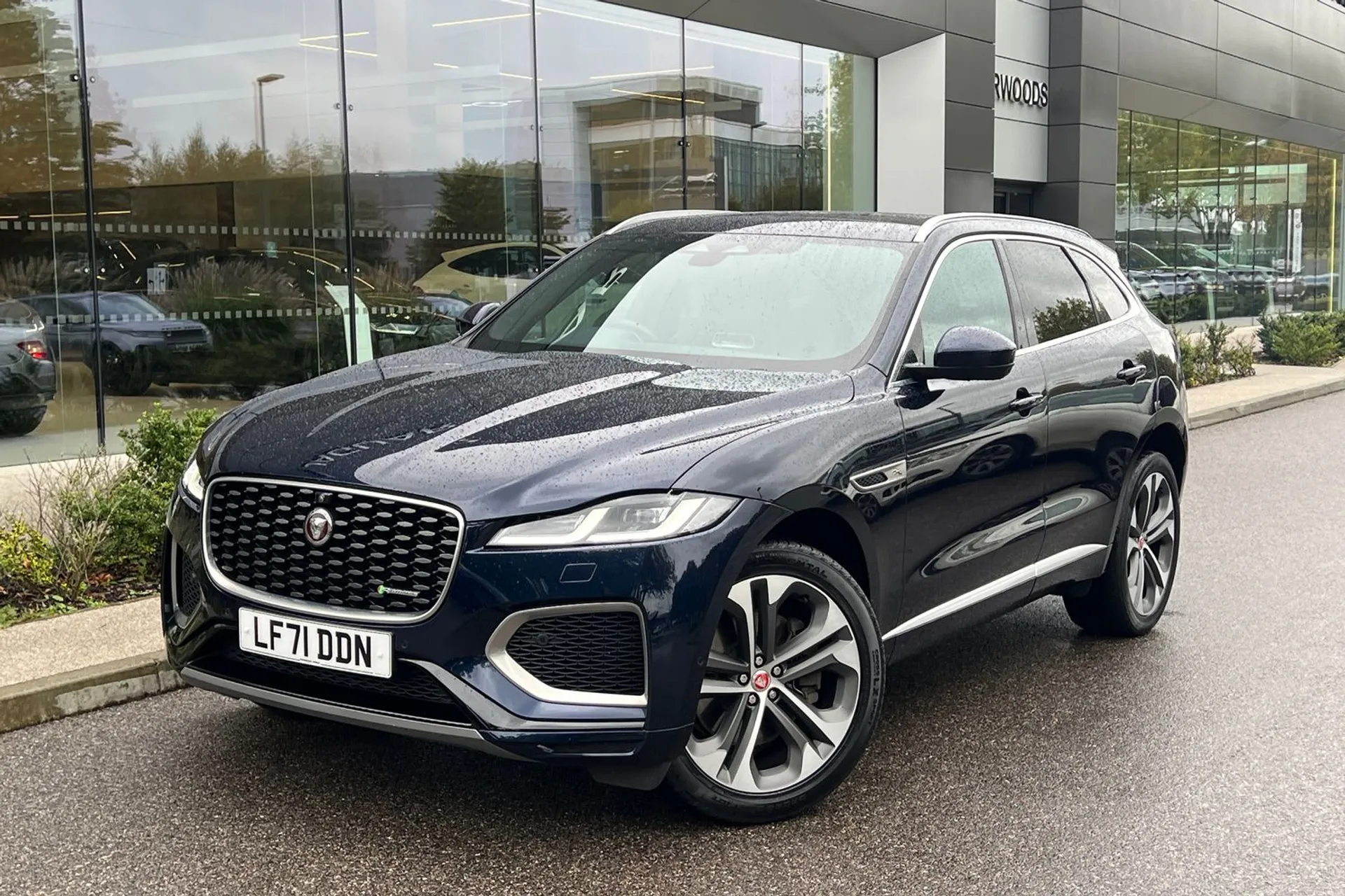 Jaguar F-PACE thumbnail image number 13