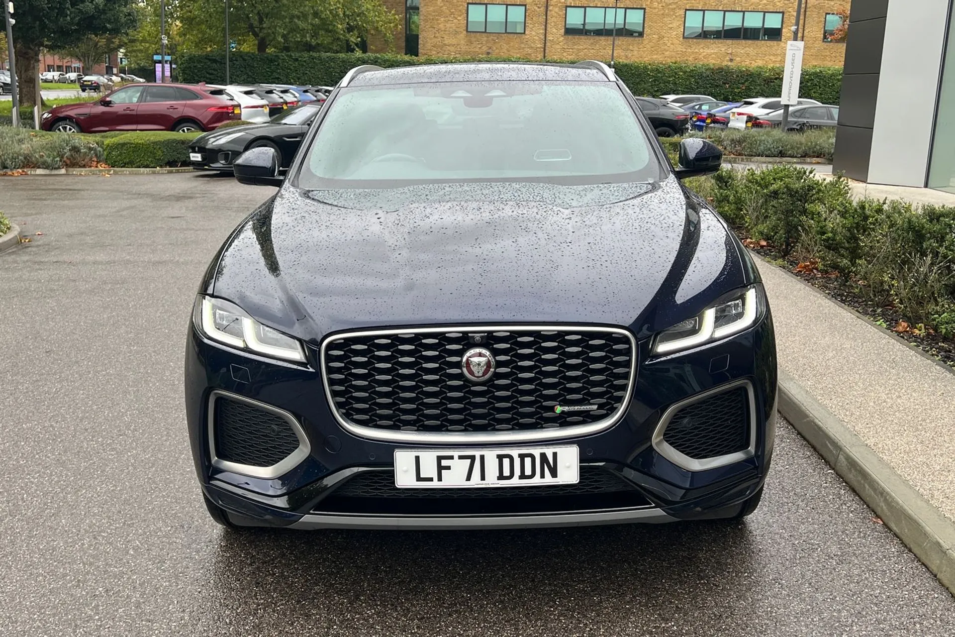 Jaguar F-PACE thumbnail image number 14