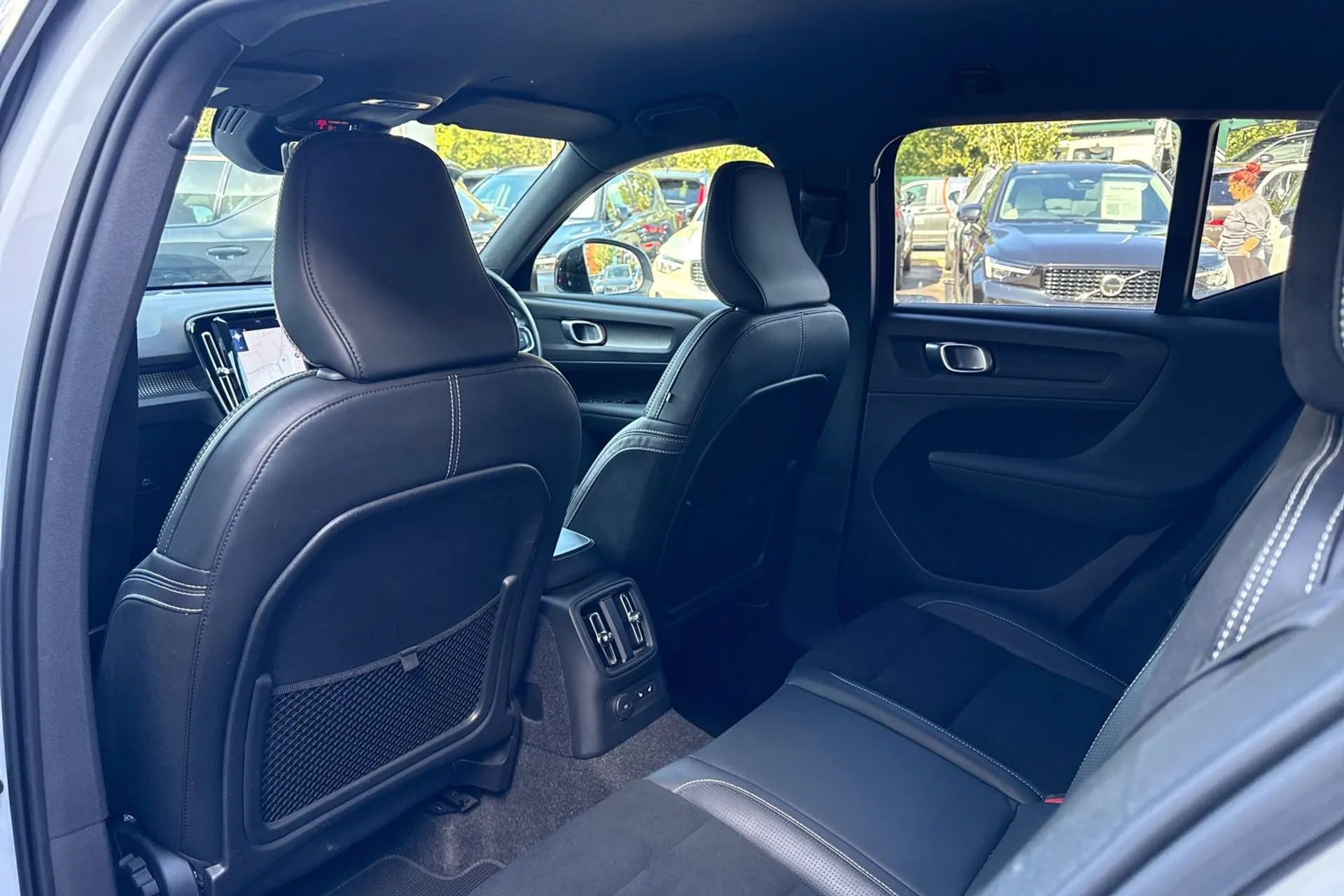 Volvo XC40 thumbnail image number 30