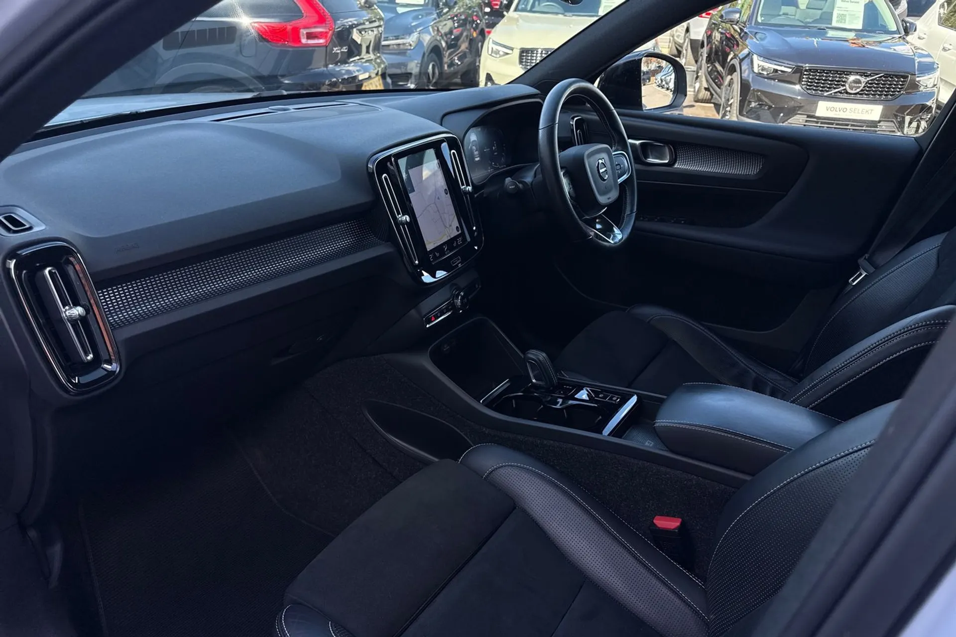 Volvo XC40 thumbnail image number 26