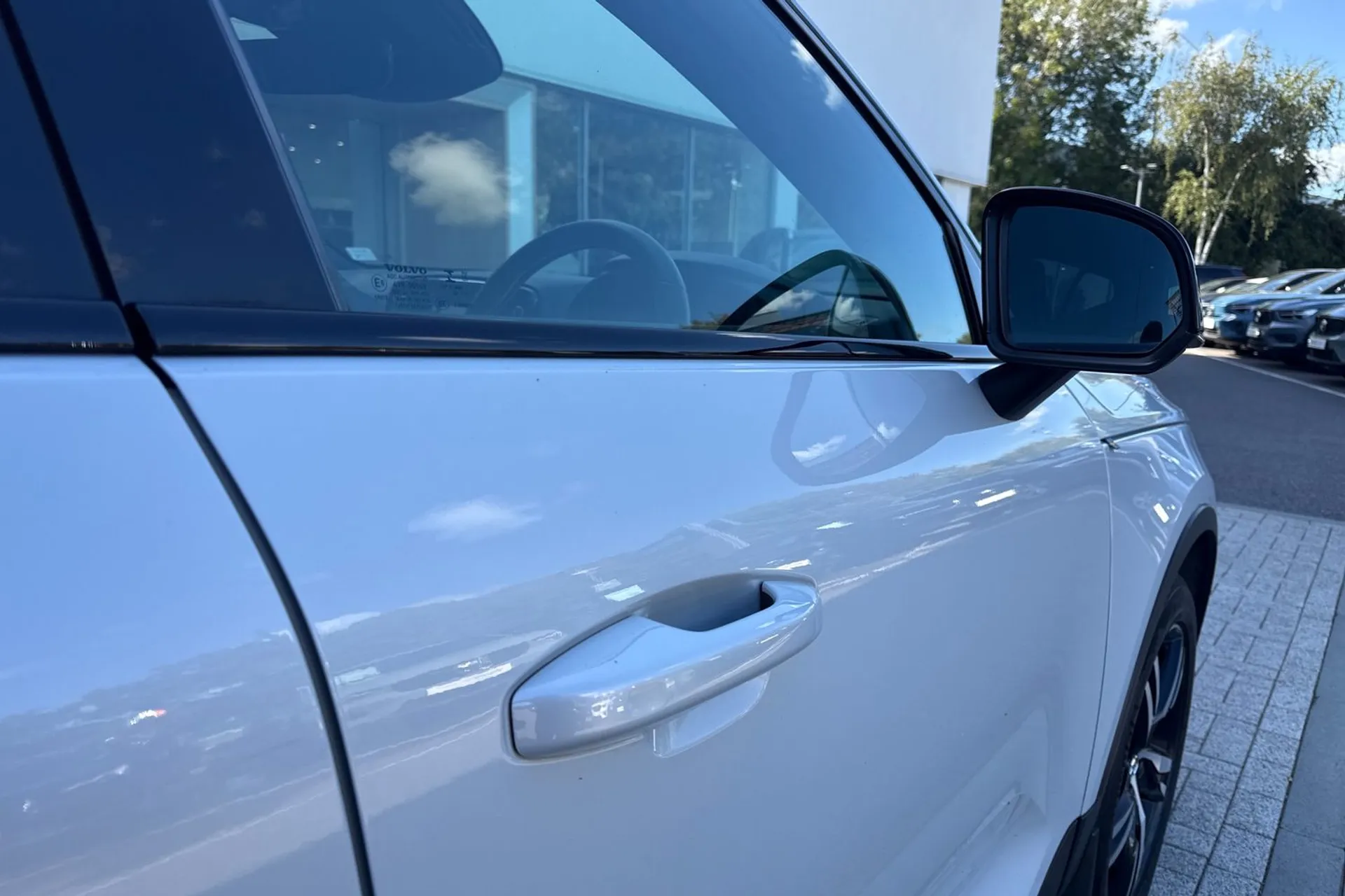 Volvo XC40 thumbnail image number 16