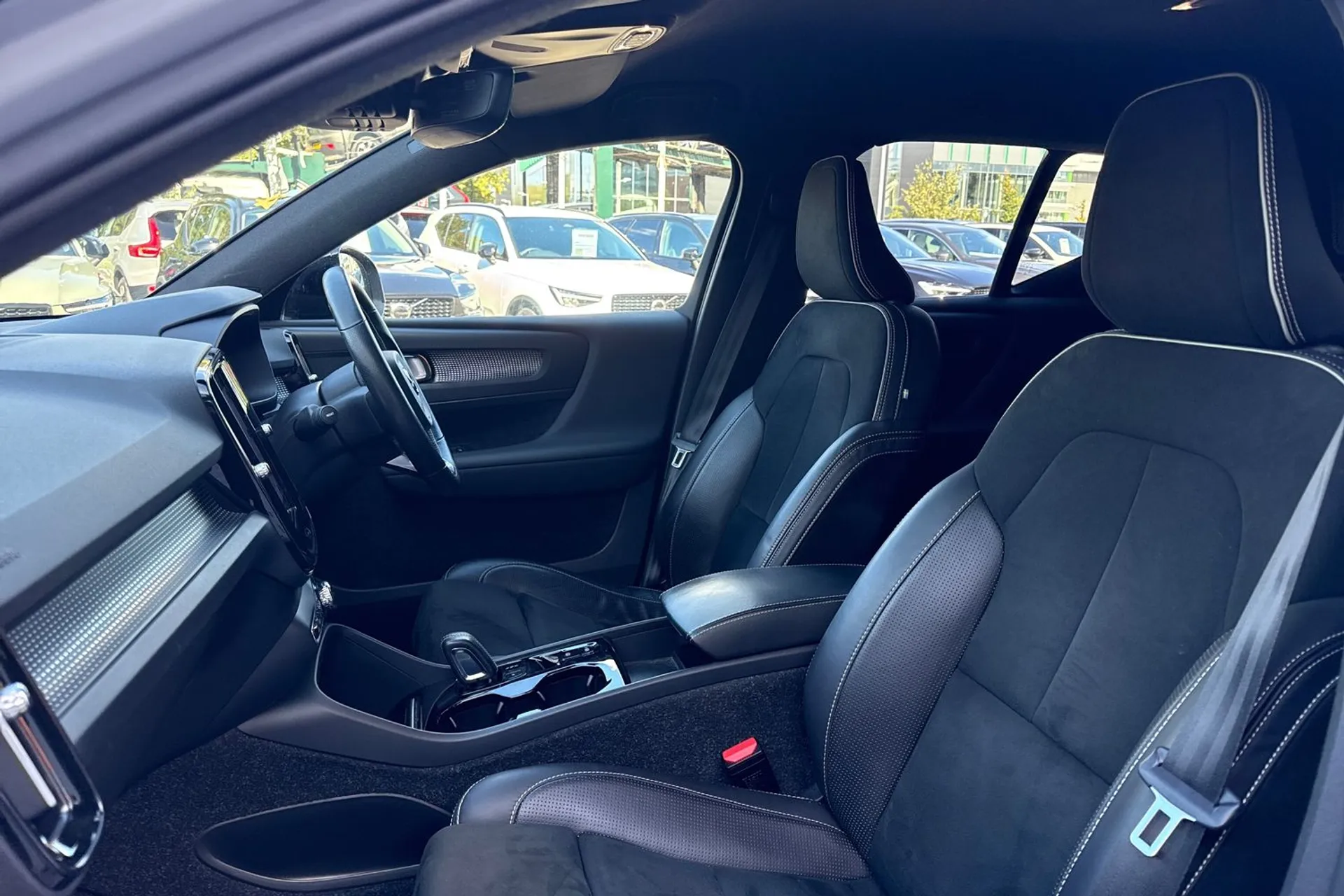 Volvo XC40 thumbnail image number 27