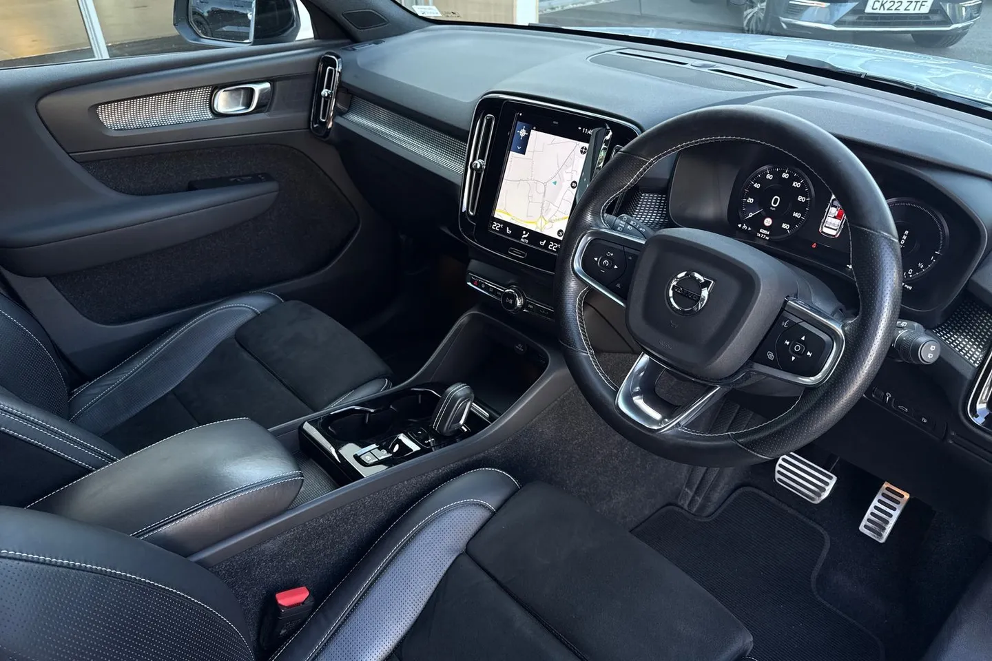 Used 2020 Volvo XC40 R DESIGN BD70URO | Harwoods Volvo, Crawley