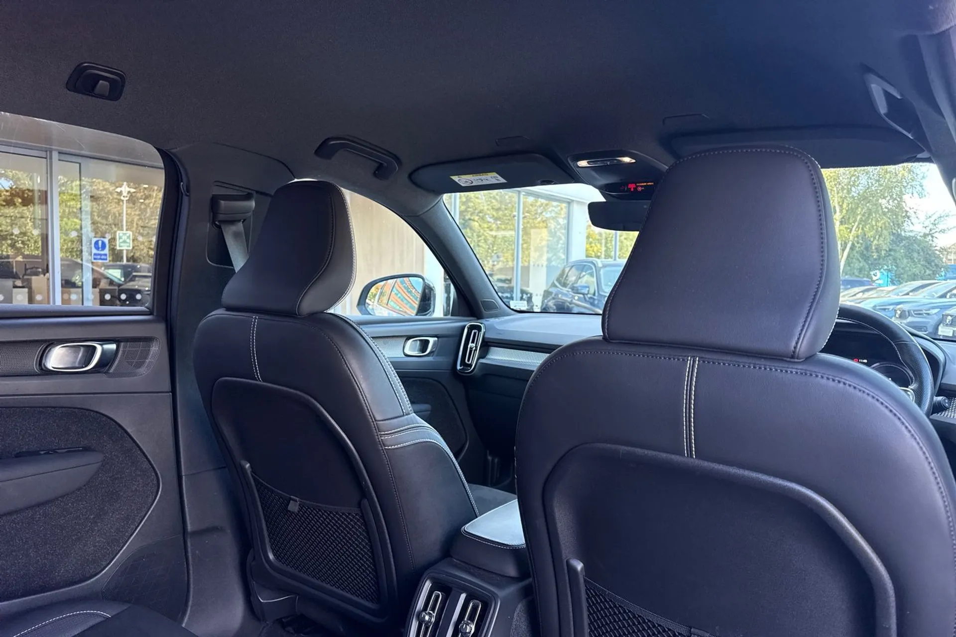 Volvo XC40 thumbnail image number 23