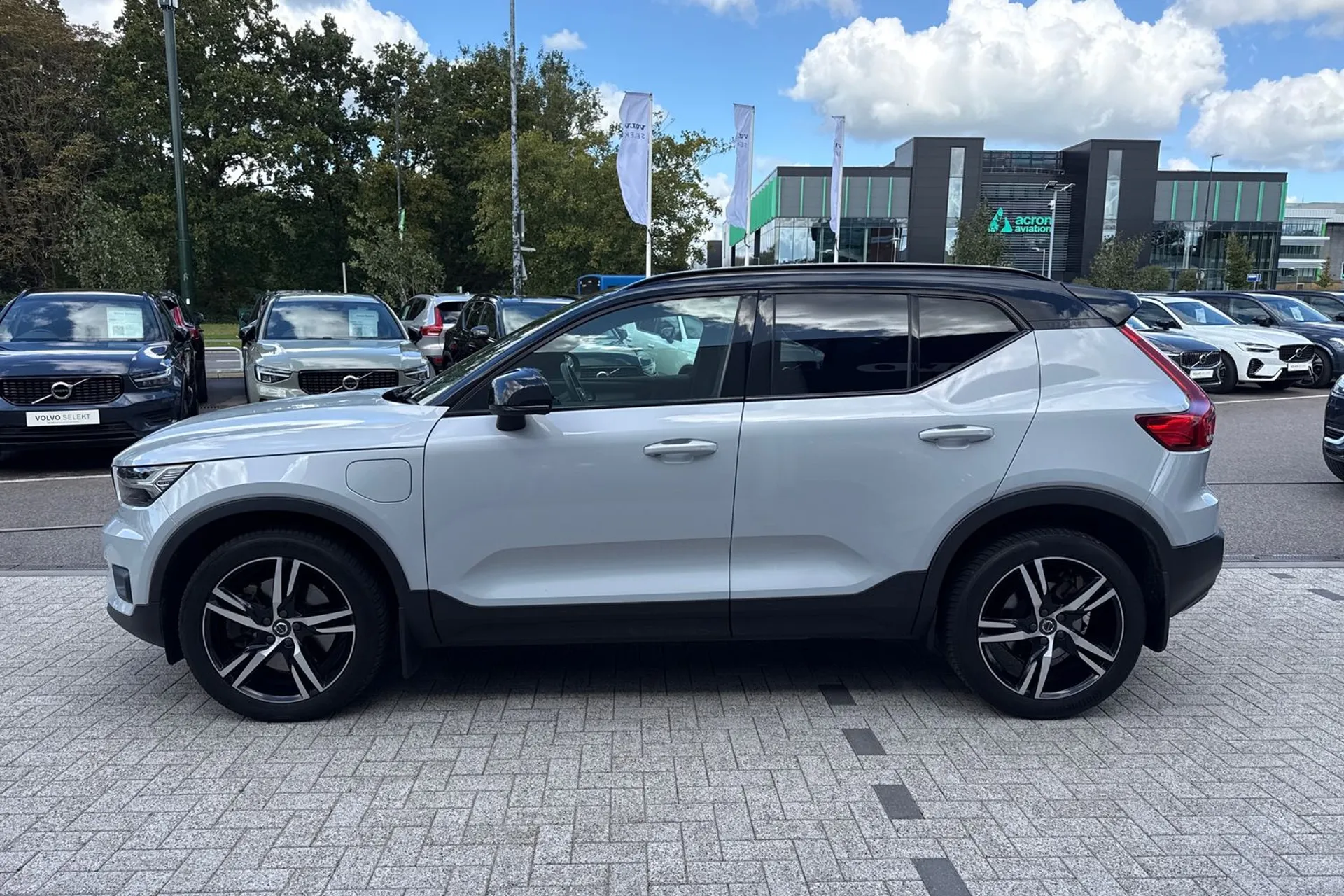 Volvo XC40 thumbnail image number 10