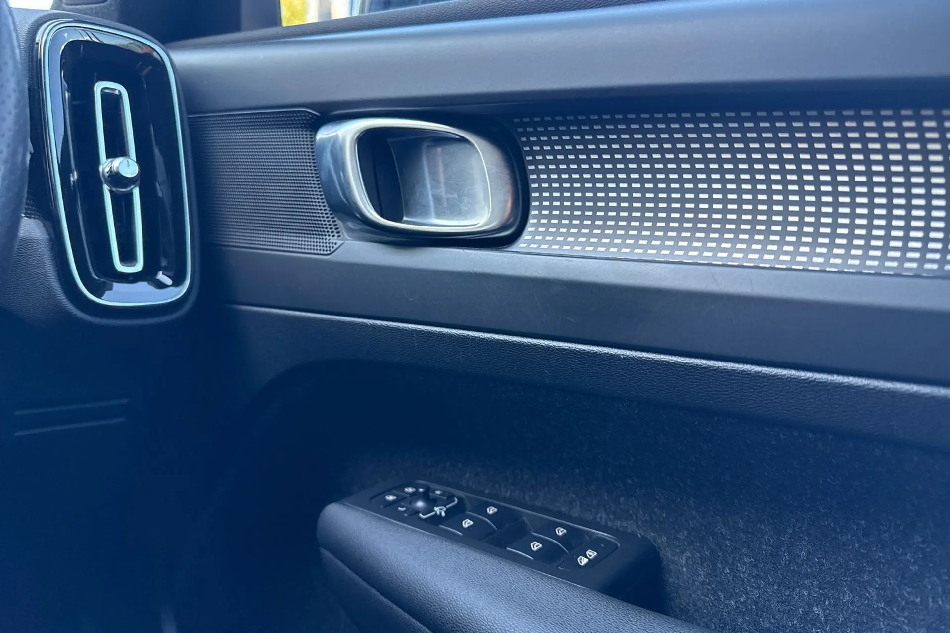 Volvo XC40 thumbnail image number 43