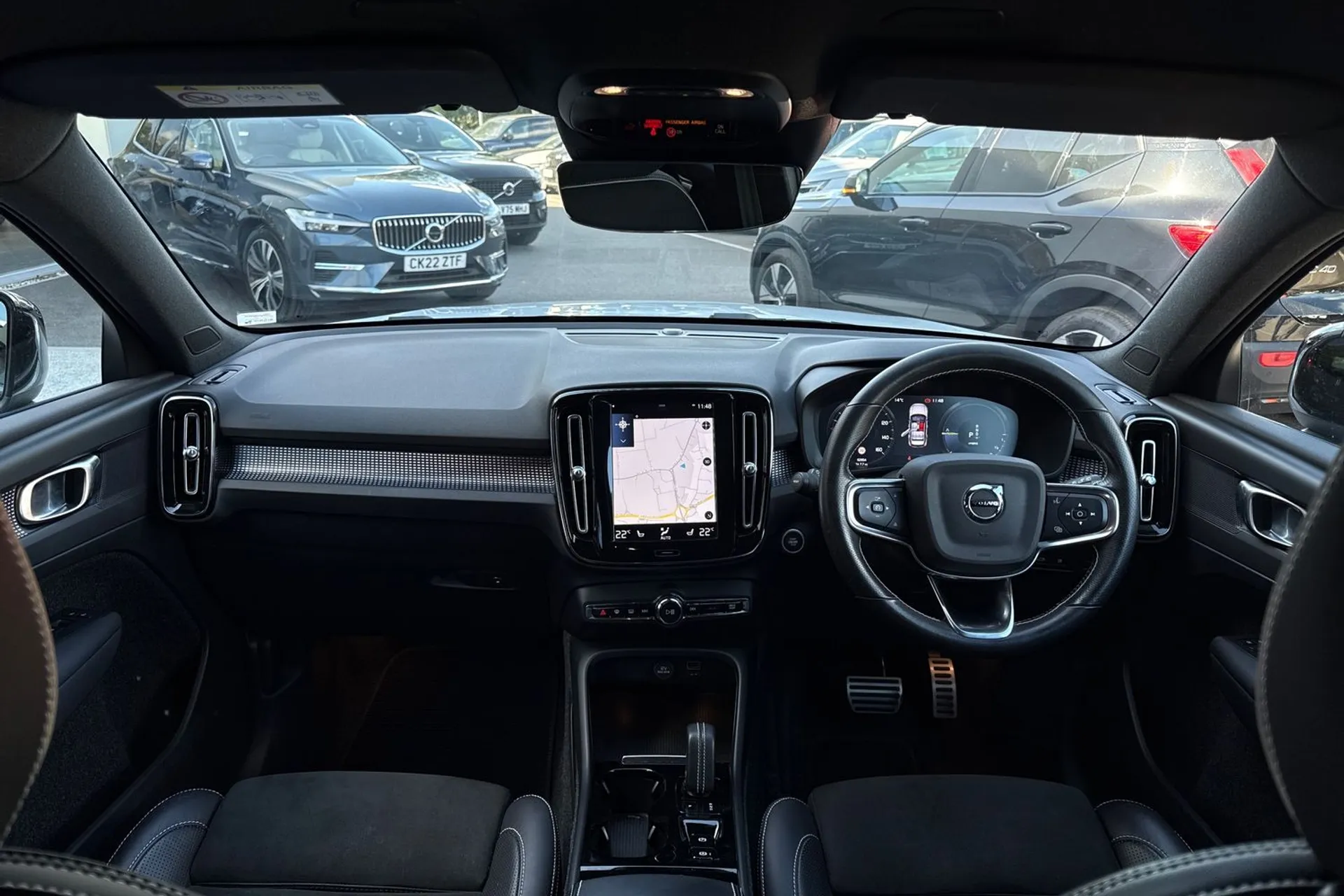Volvo XC40 thumbnail image number 3