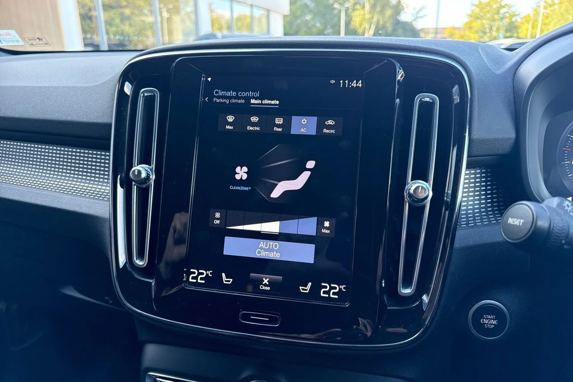 Volvo XC40 thumbnail image number 38