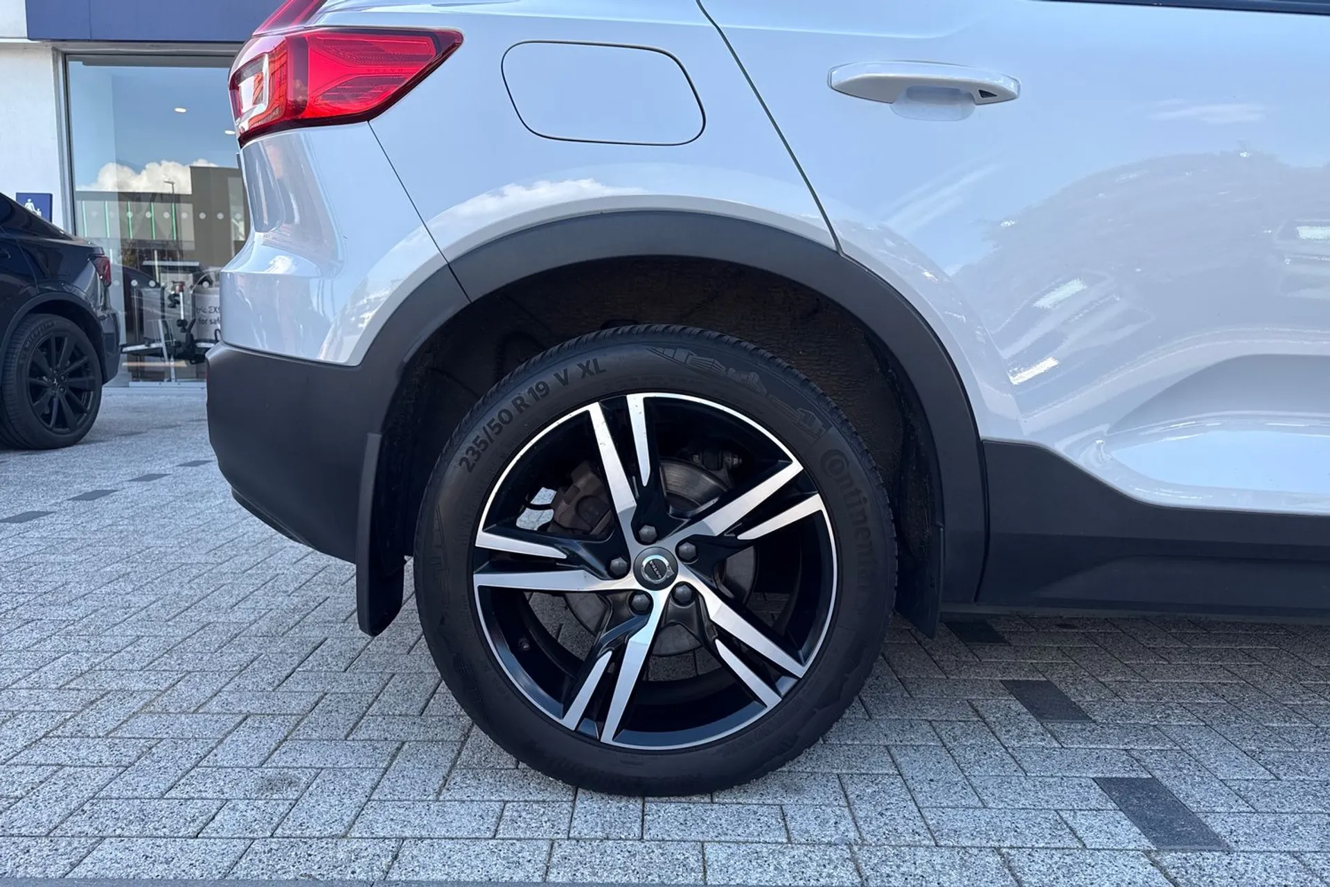 Volvo XC40 thumbnail image number 13