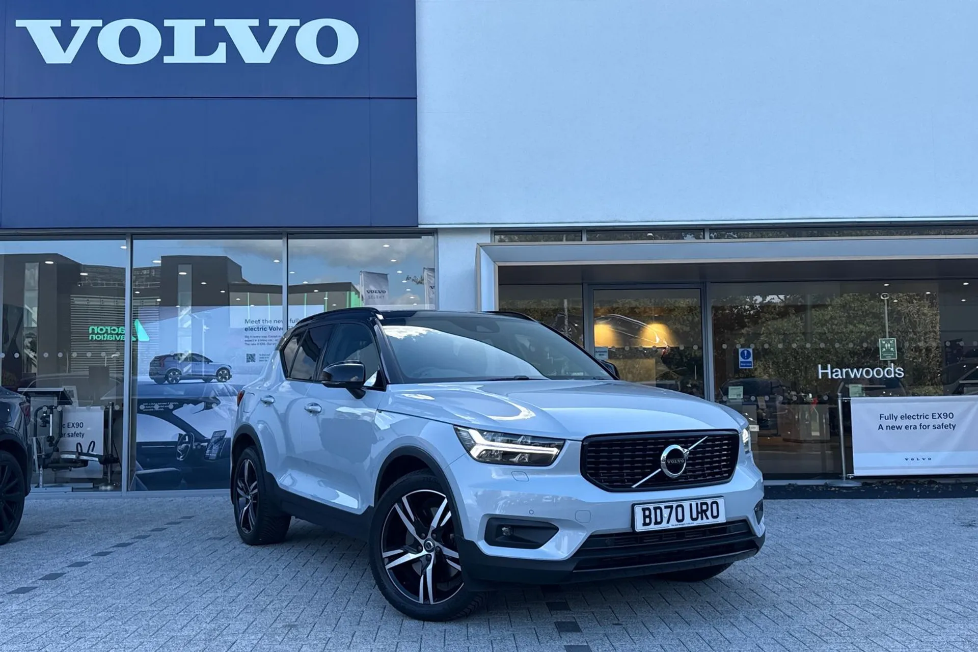 Volvo XC40 focused image