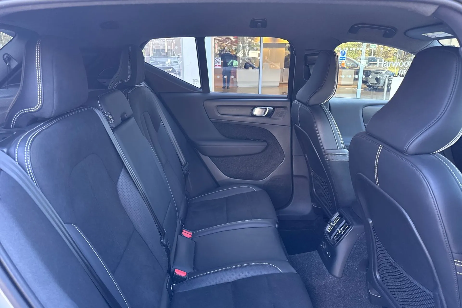Volvo XC40 thumbnail image number 22
