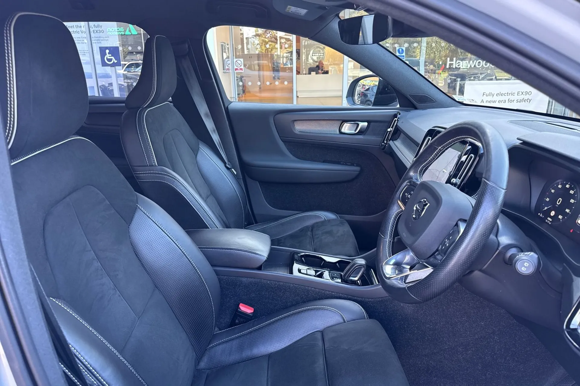 Volvo XC40 thumbnail image number 25