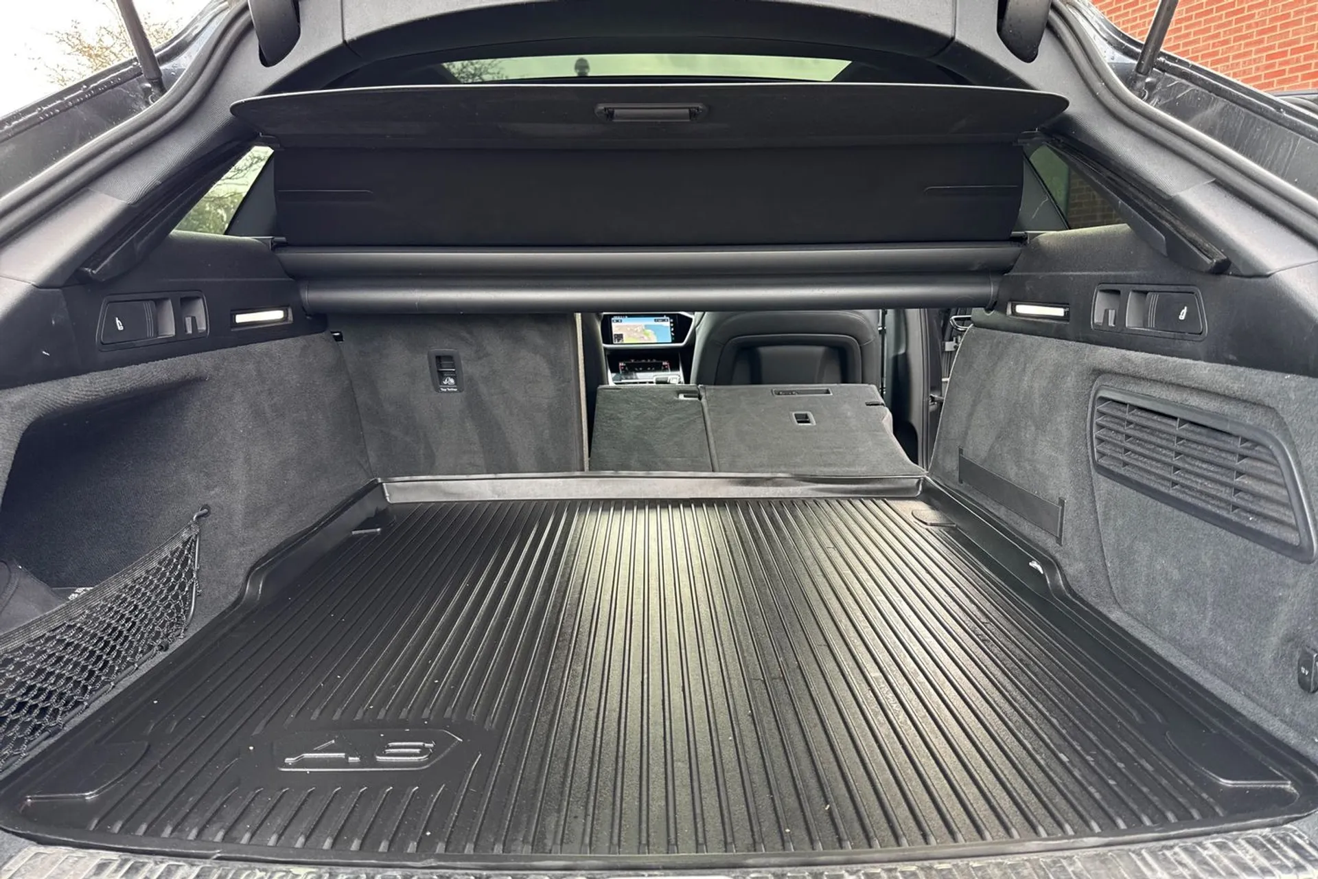 Audi RS6 thumbnail image number 22