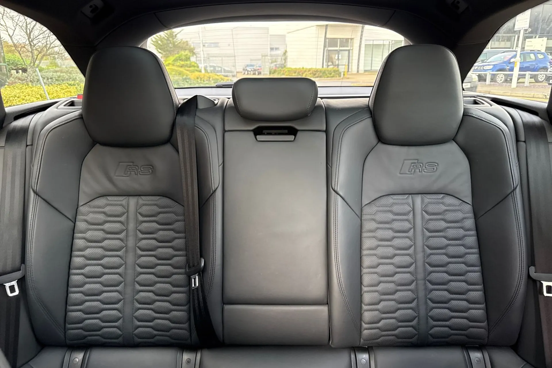 Audi RS6 thumbnail image number 42