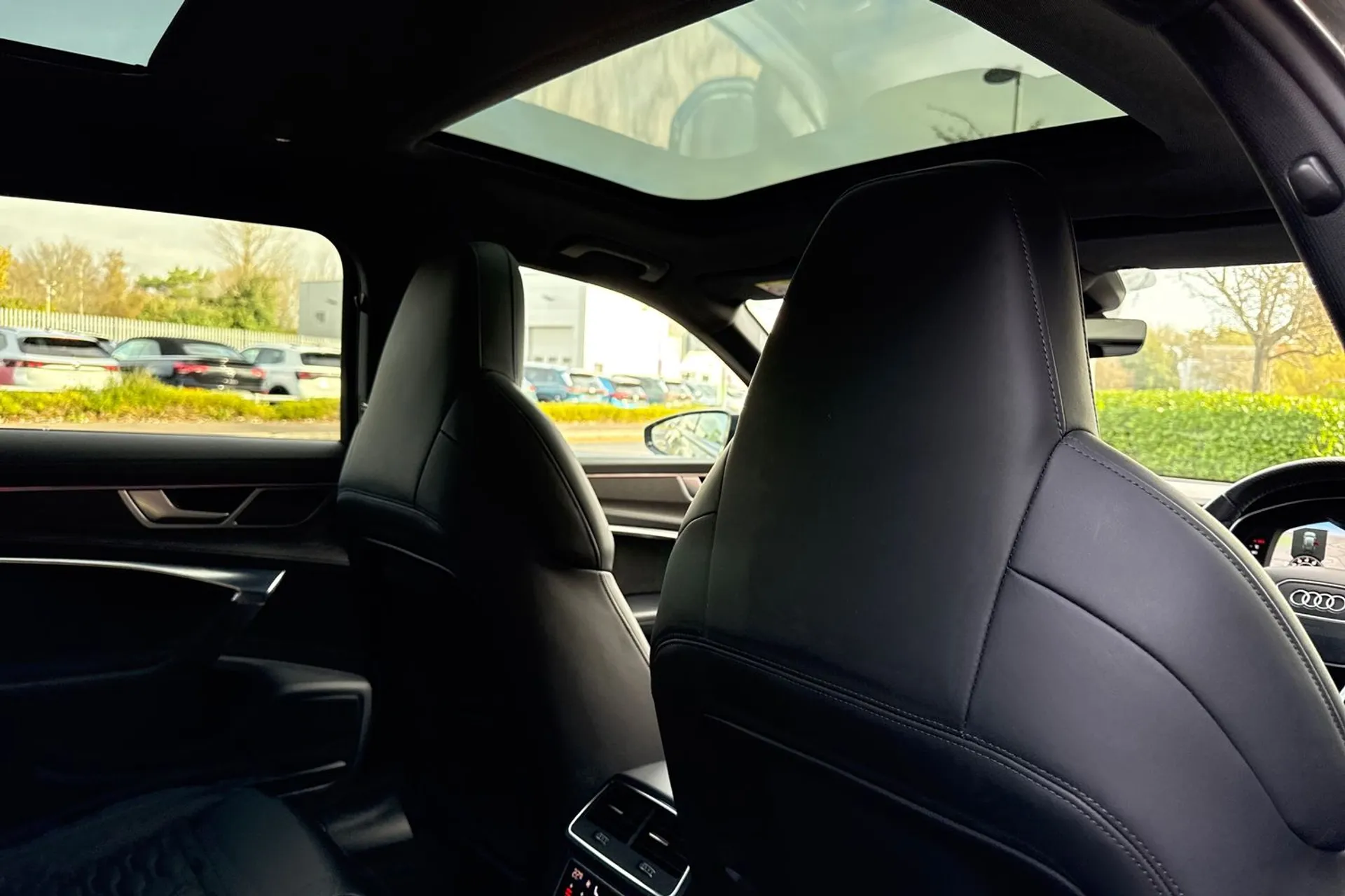 Audi RS6 thumbnail image number 26