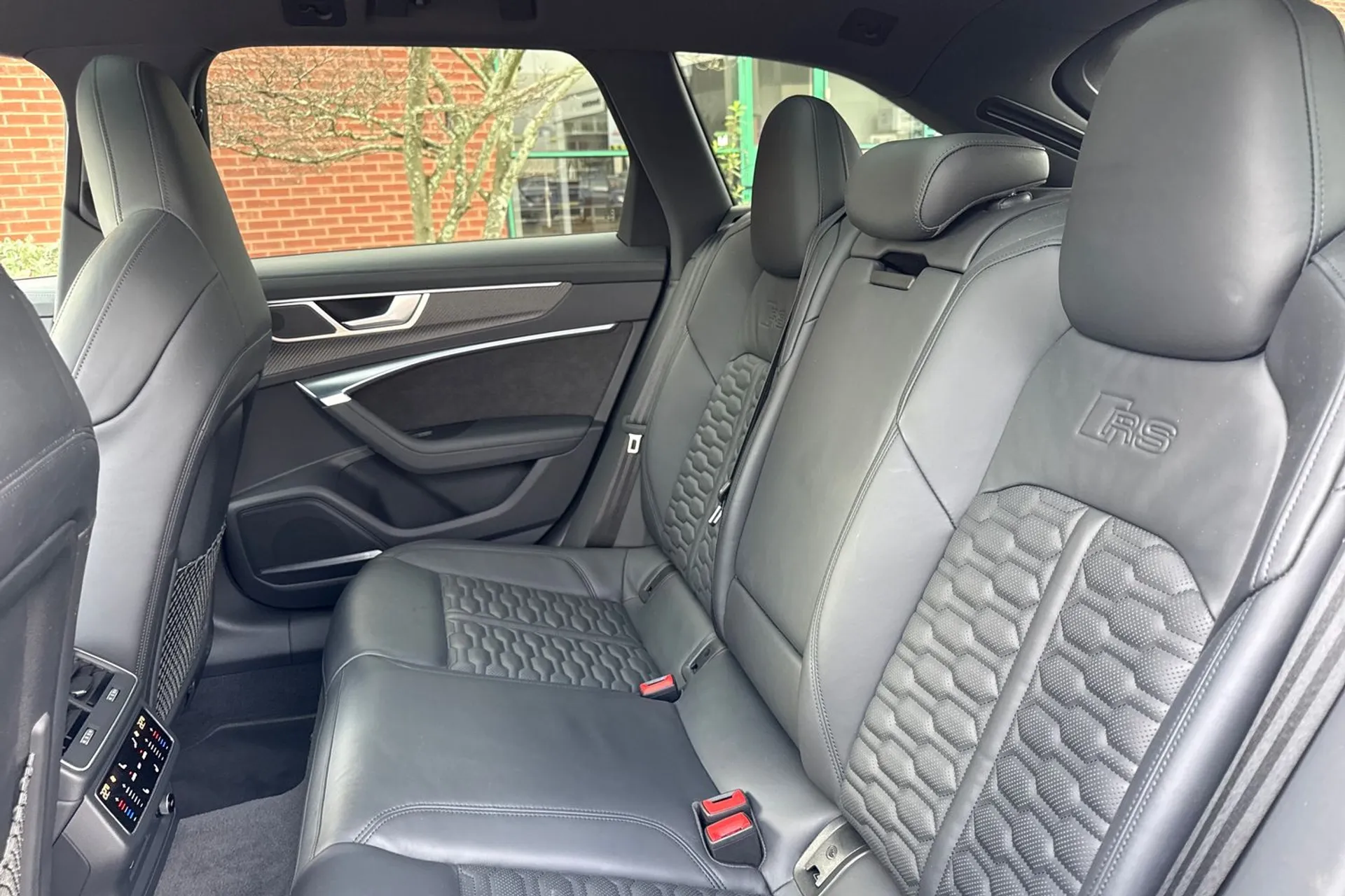 Audi RS6 thumbnail image number 38