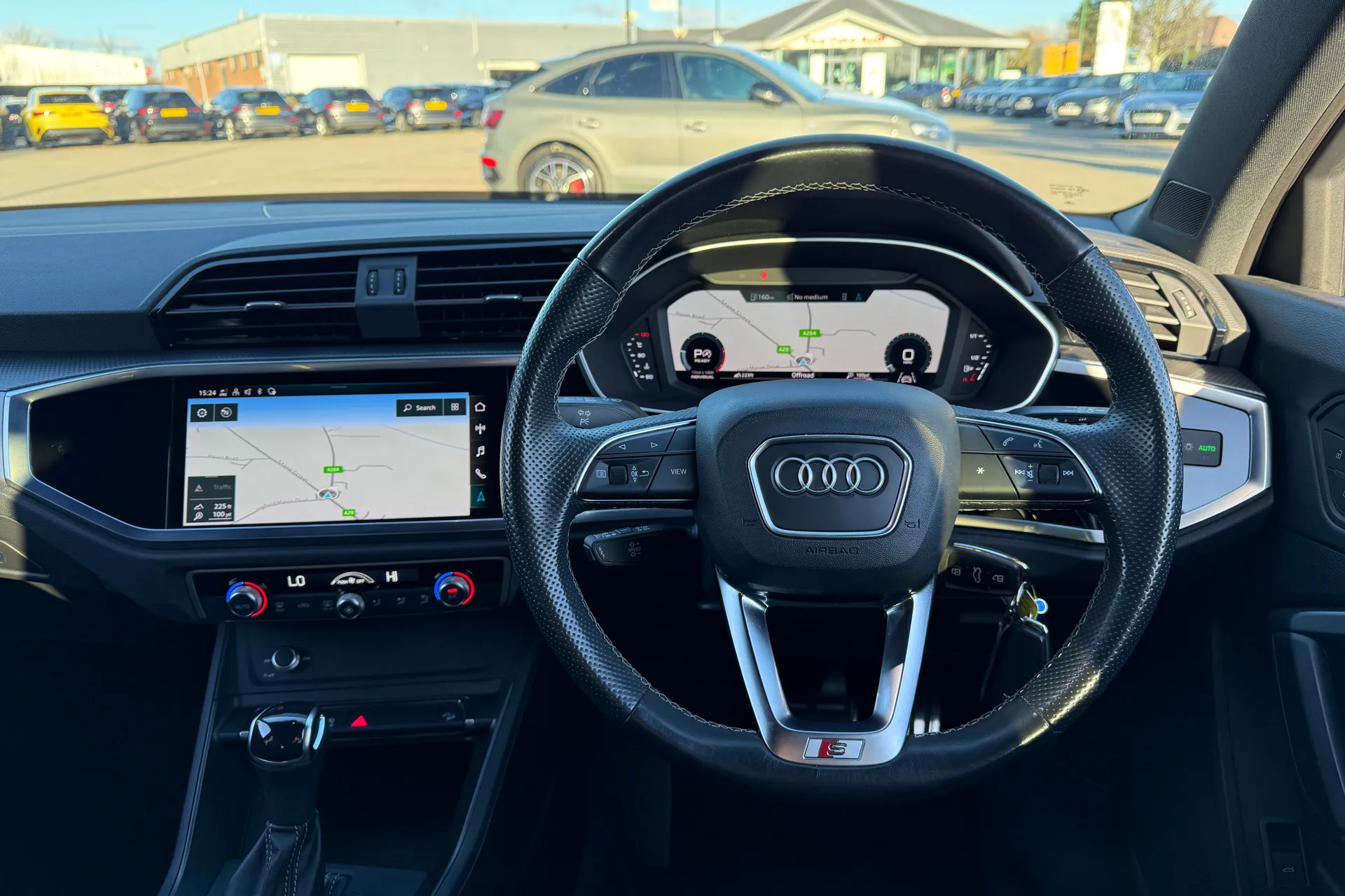 Audi Q3 thumbnail image number 5